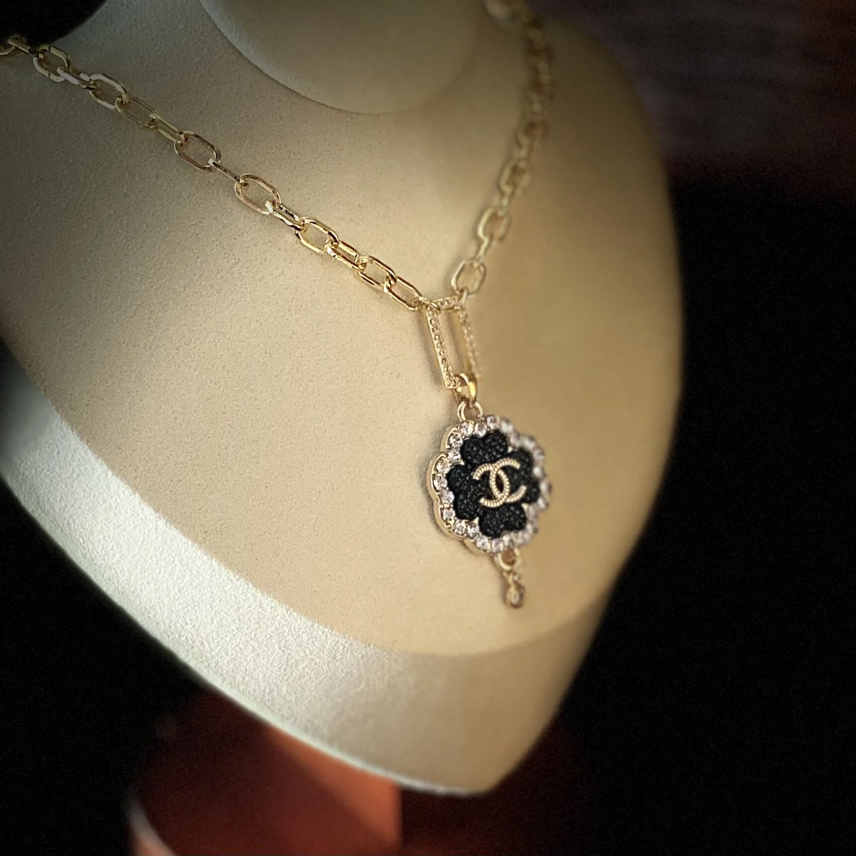 6A0EFF95-3153-4CE3-A6D0-5AB30BE002D8