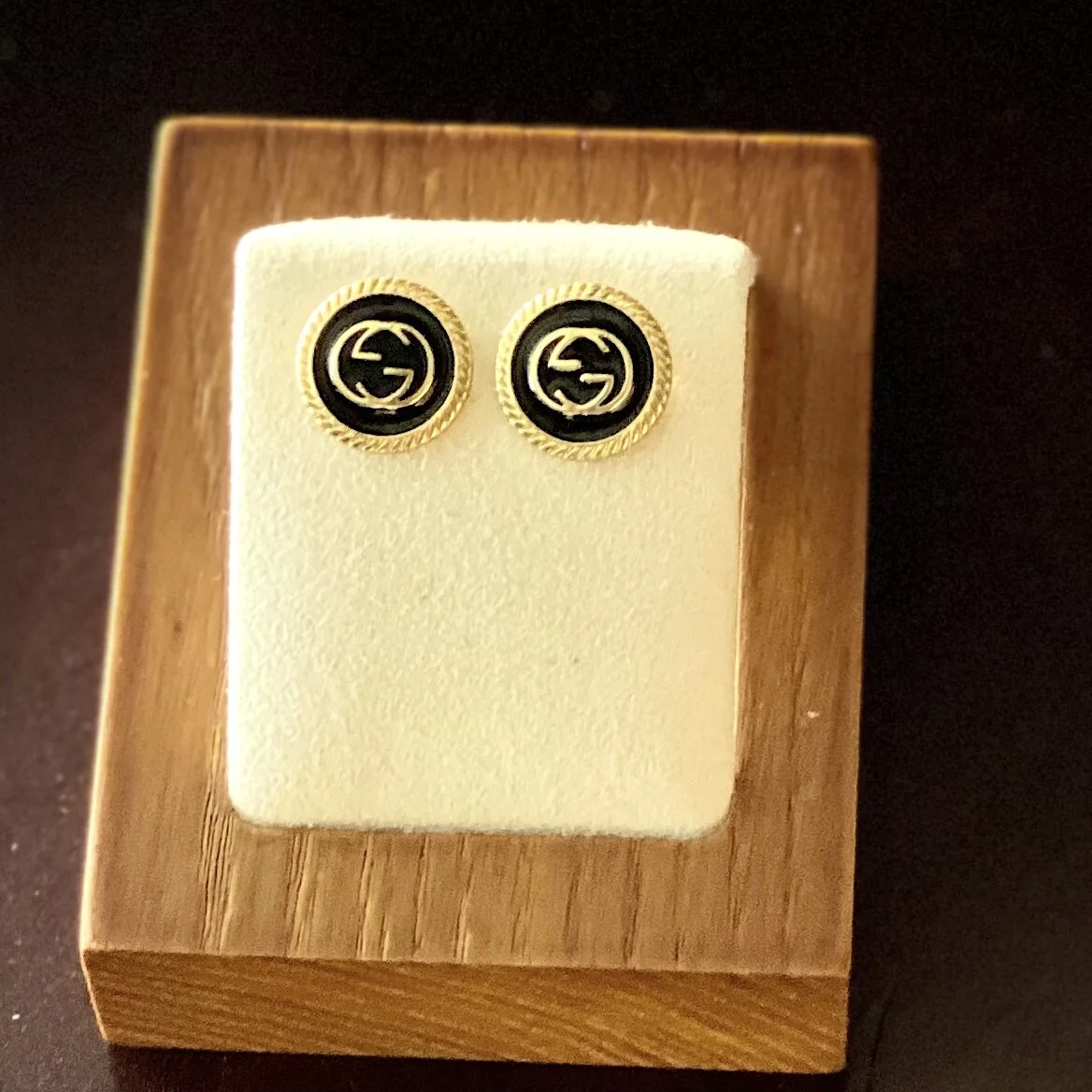 9A869D90-C18B-4709-A747-3839286B9715