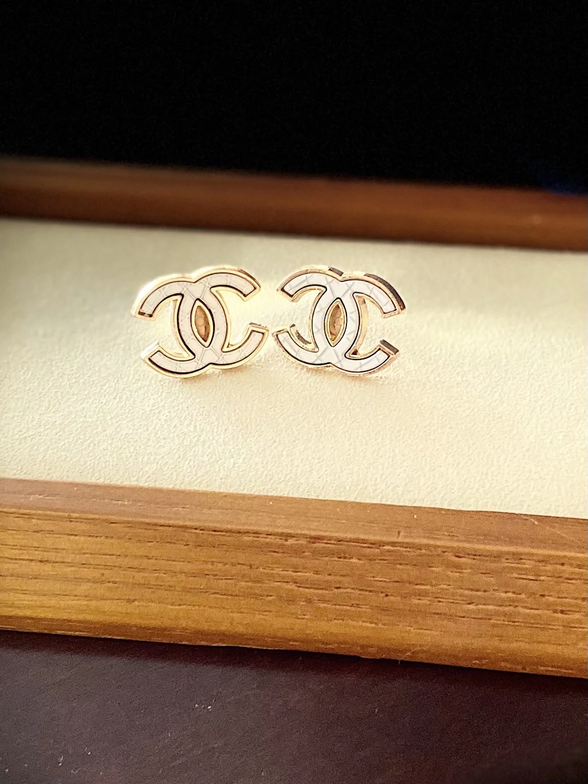 C0125EA9-0AEA-4B41-9ACE-01291FCE9CF1