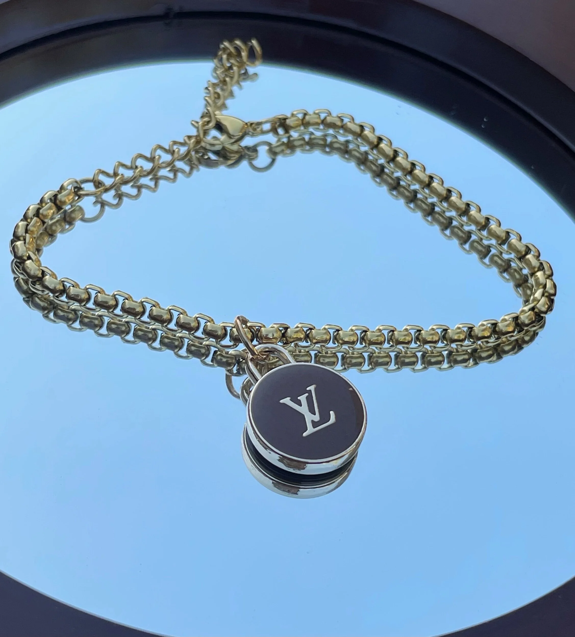 98AC6A38-D9F8-4240-887A-1BEB7EB43D23