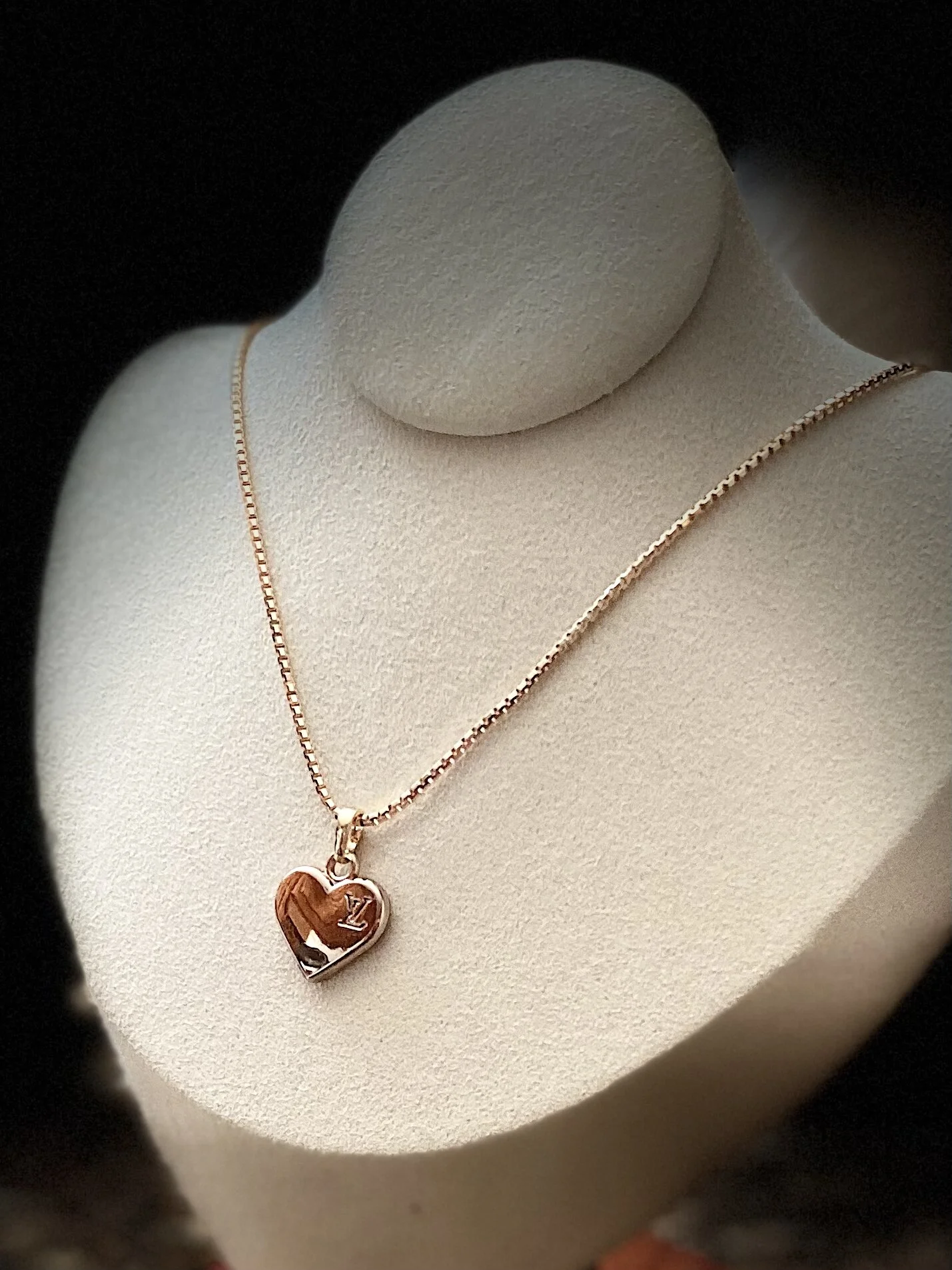 22D9FE55-7A94-43A0-A99B-374BC8CC2DEA