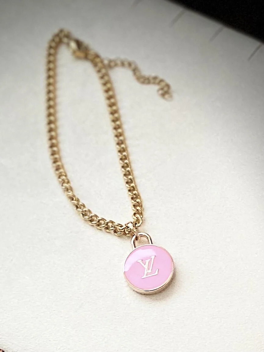 5765E759-AC5A-4C38-8AC4-C448EBFCCA0D