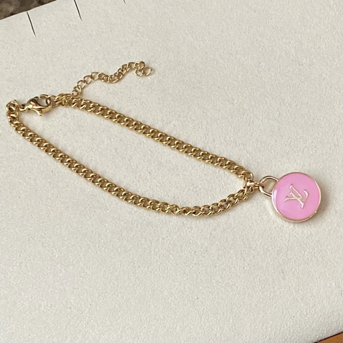 E8752BA4-AA1A-4E46-8A11-334269A3A0E7