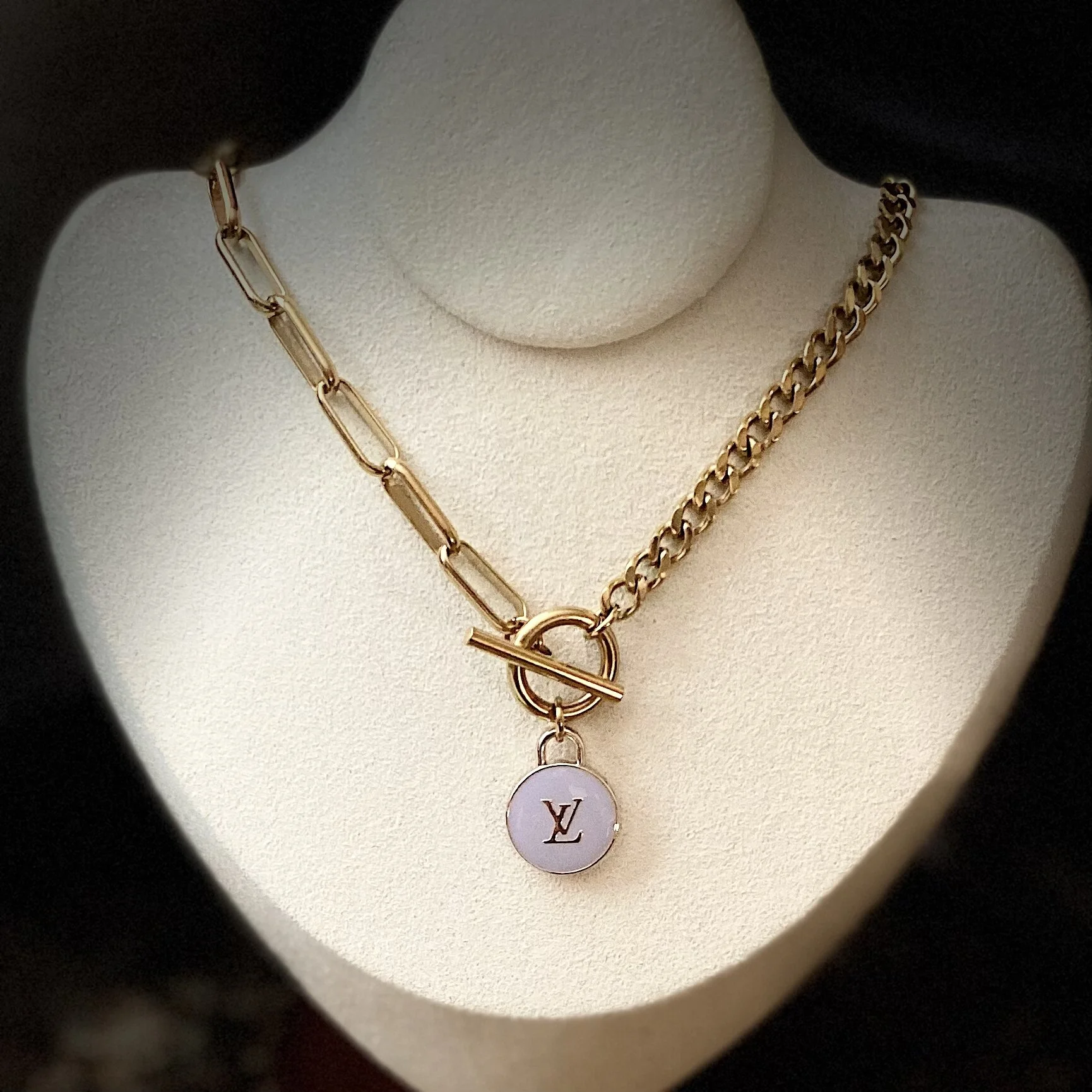 2AD45287-0FC0-4BDF-9A8C-8BED48D5E11C