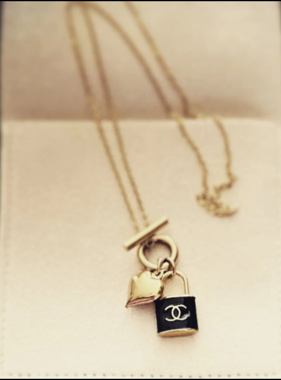 1730C6E8-846A-435B-BCAD-1A9AE38B3E74