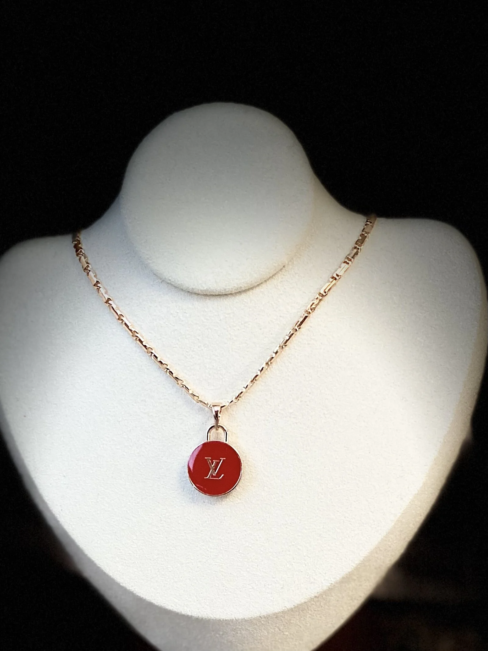 5F8DE78B-C75E-436C-BA2A-2FF3DE41C239