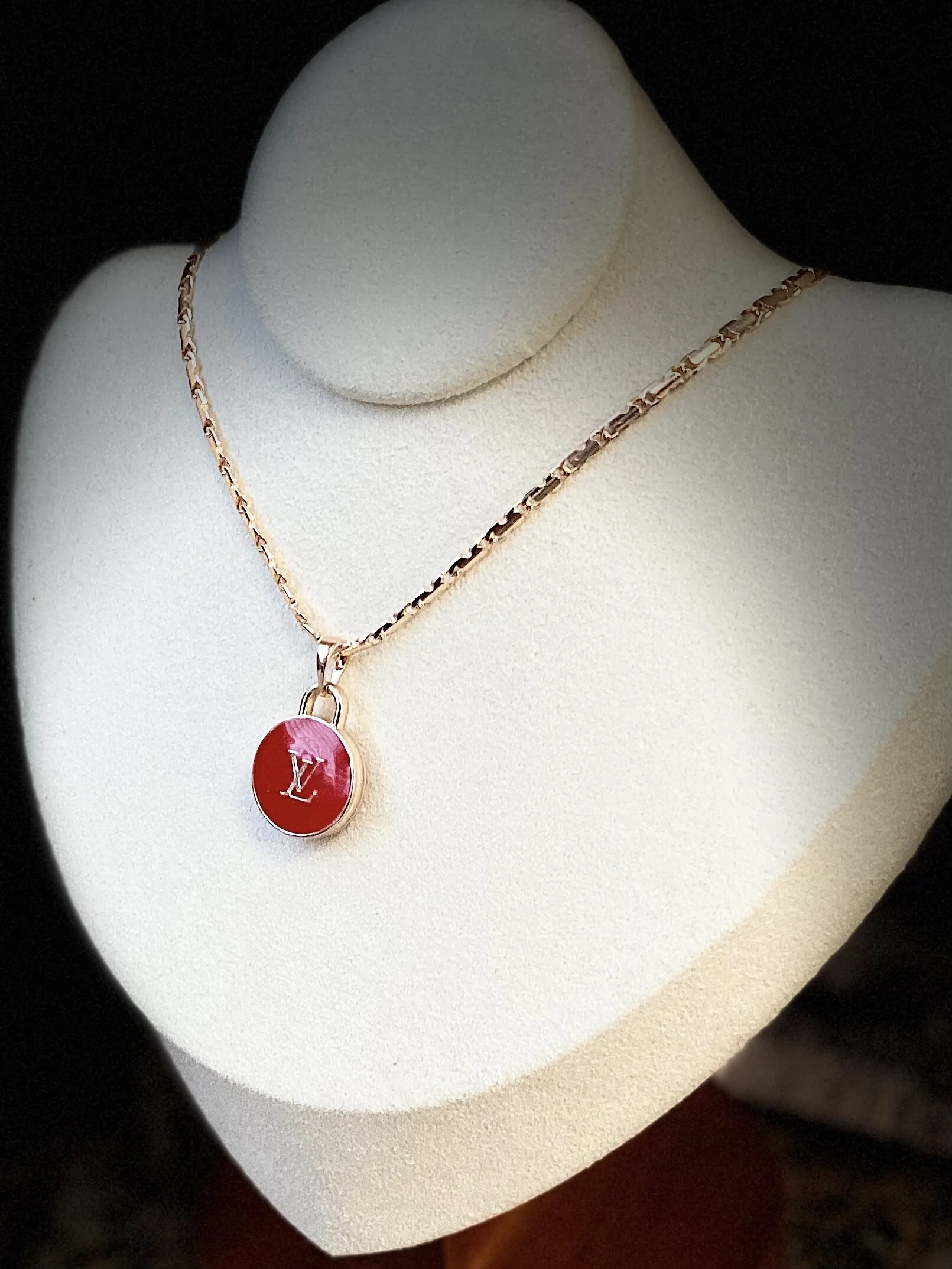 EC4F2C05-CB75-4E20-BA2F-A54B4308BE73