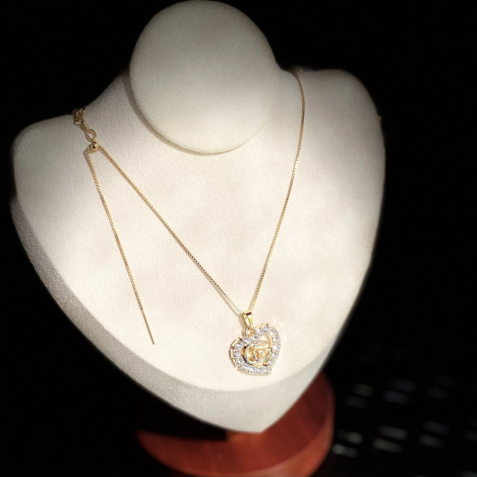 AF90C14C-CAC5-4EB2-A5E1-06259FBF118C