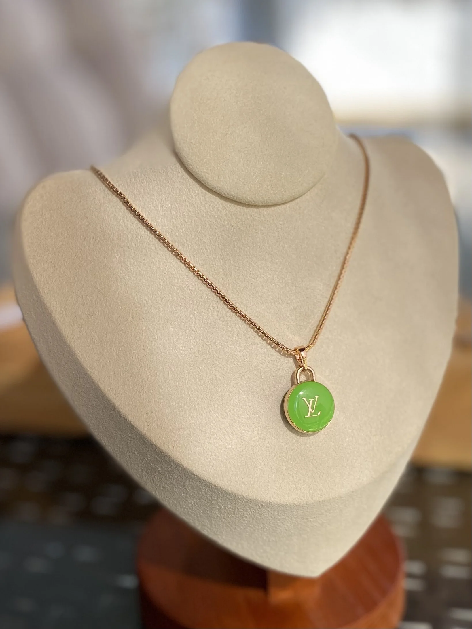 39CDBAEF-A311-4974-A64E-AFBCF5F0E212