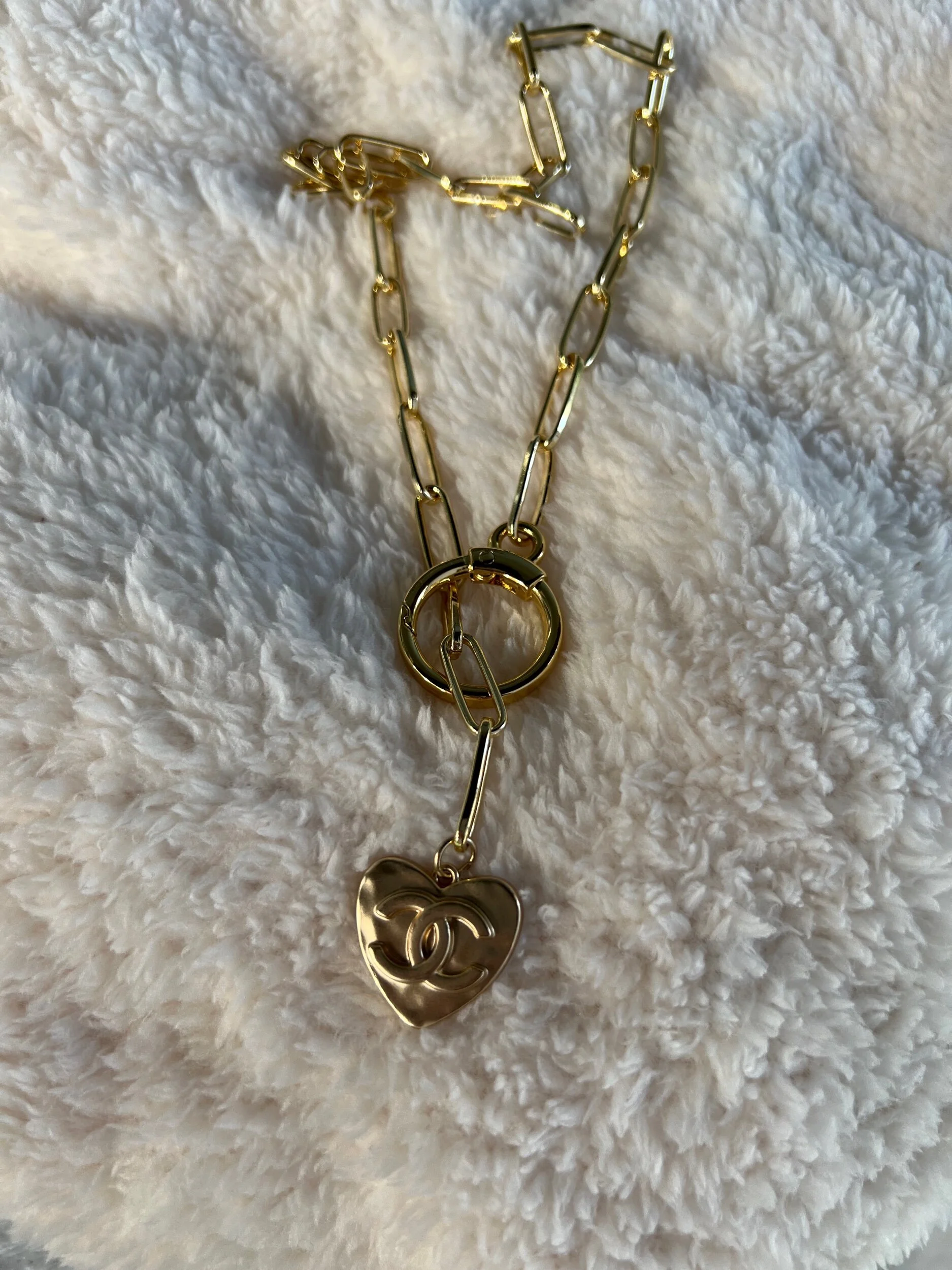 28268527-16FA-402E-A6B1-5B00F02F64CF