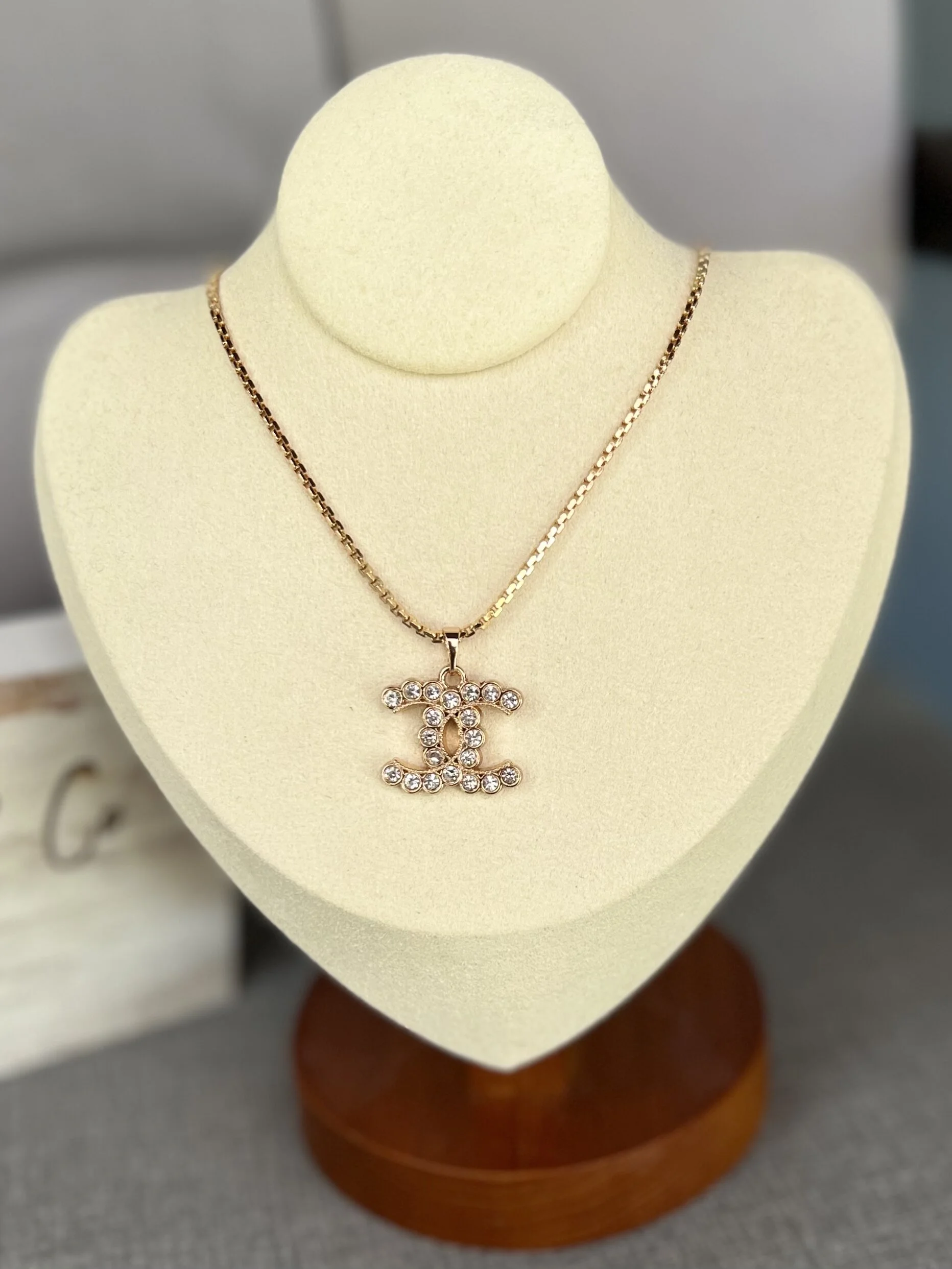 93FAB0FF-FD2E-4C80-9BC8-AECB517F9DDD