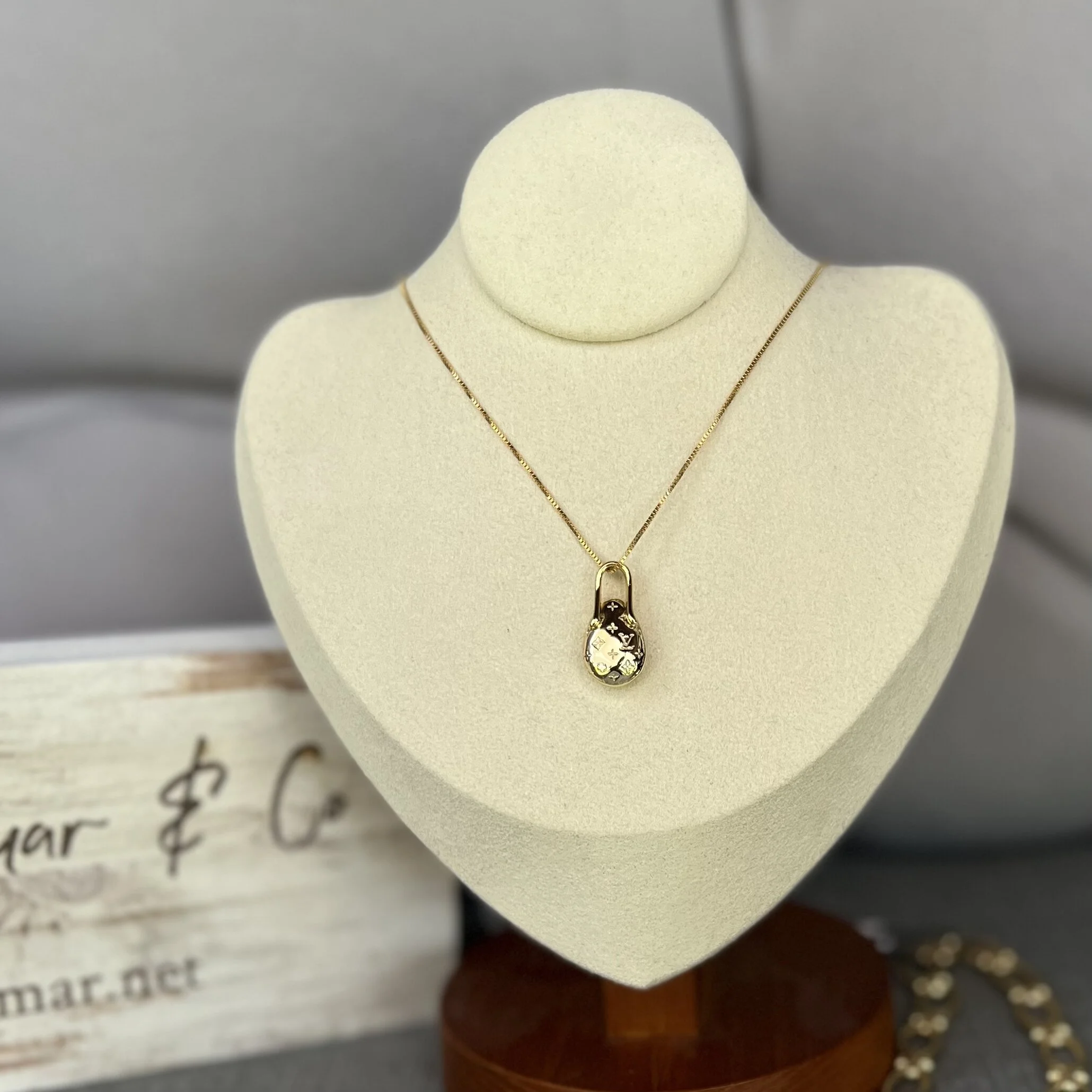 262D1235-6C68-436F-A80E-BC8AF1FD6D2E