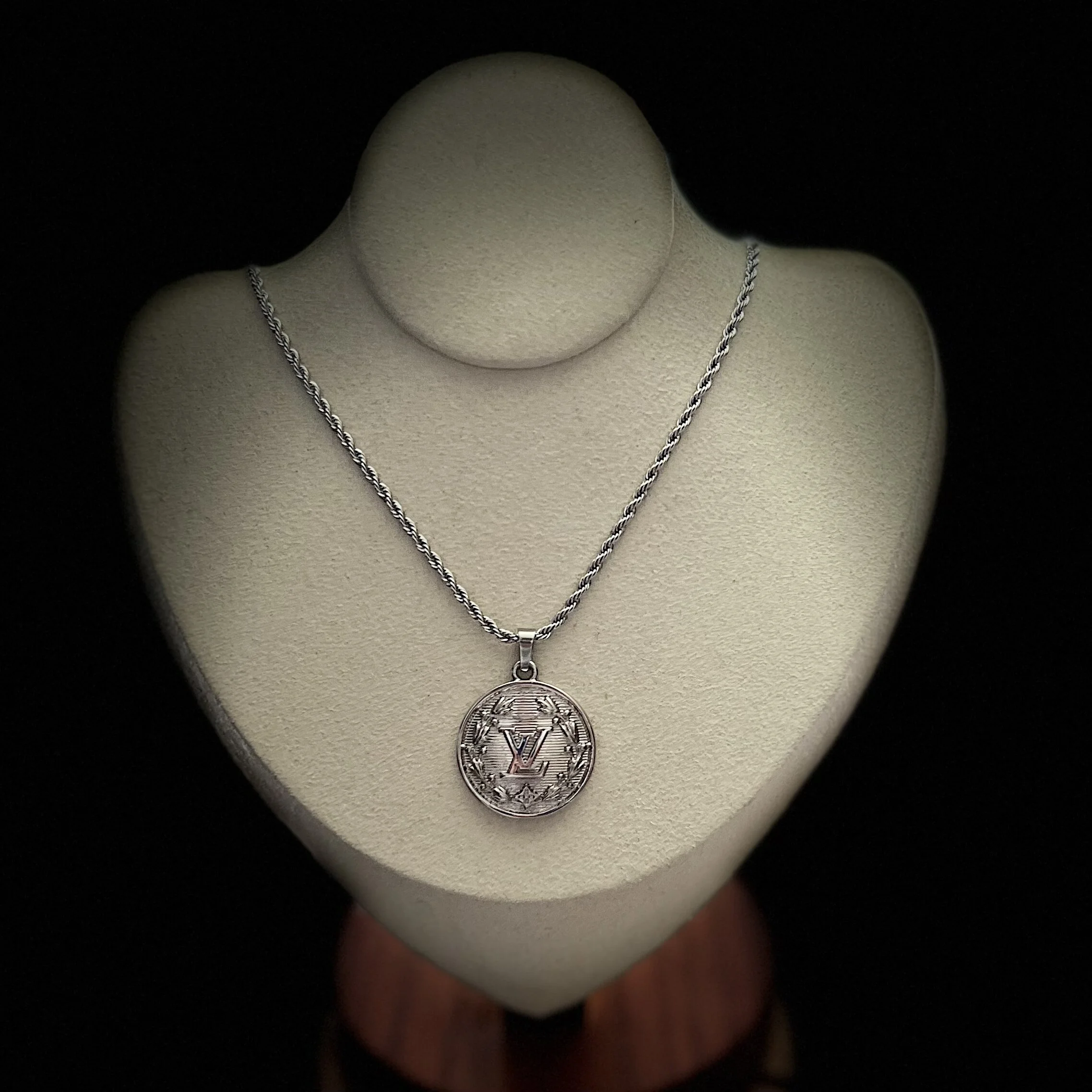 6BA7C817-42CD-4343-BEB5-48E6119076FE