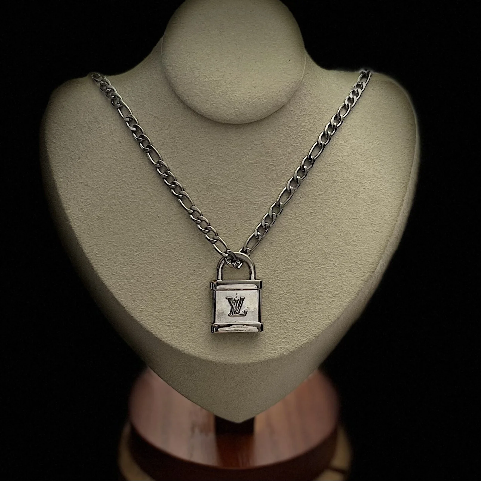 26408D01-69A8-4BC2-A29D-DE5F549B6DF8