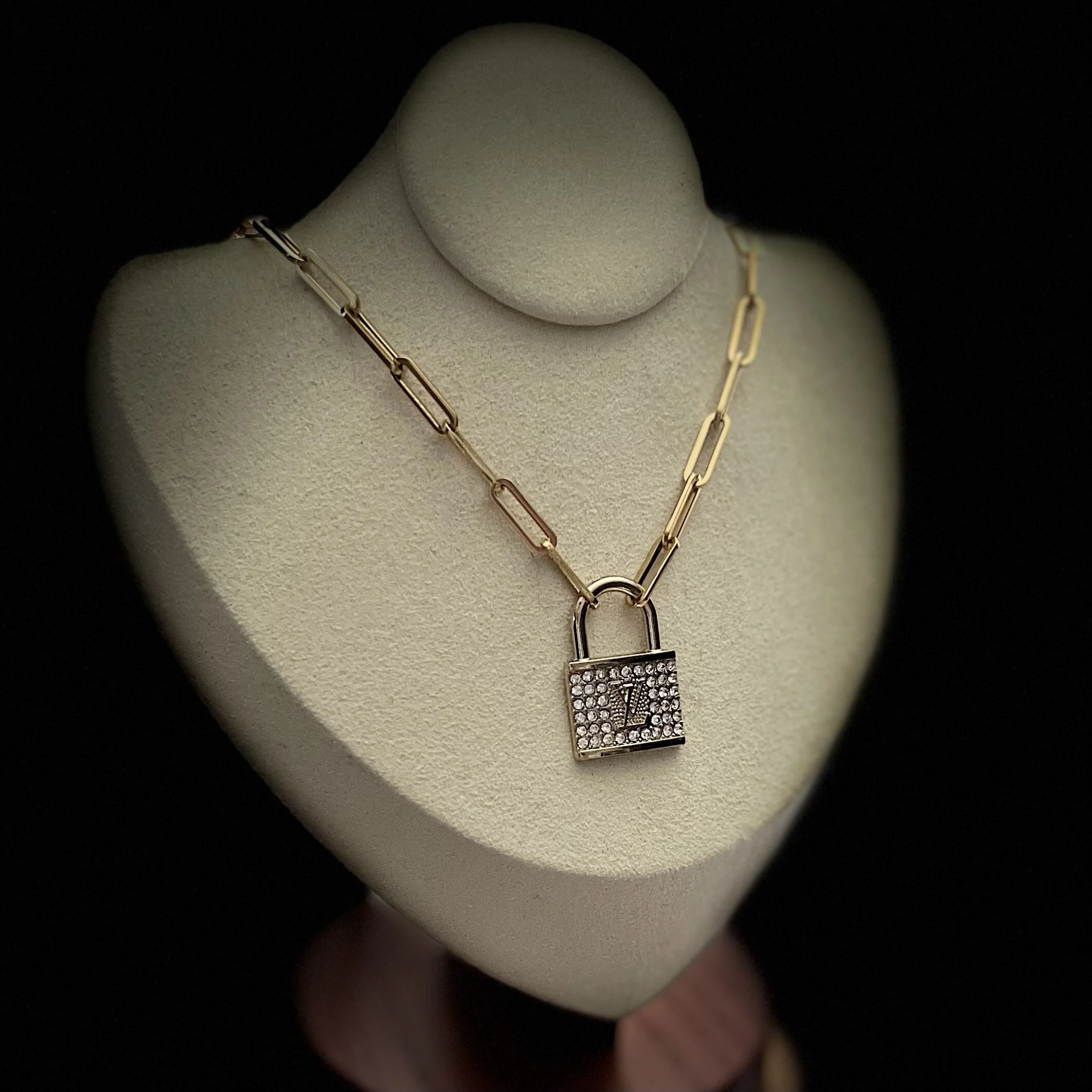 C22921D7-500B-4FCD-A080-6861E4DB09F1