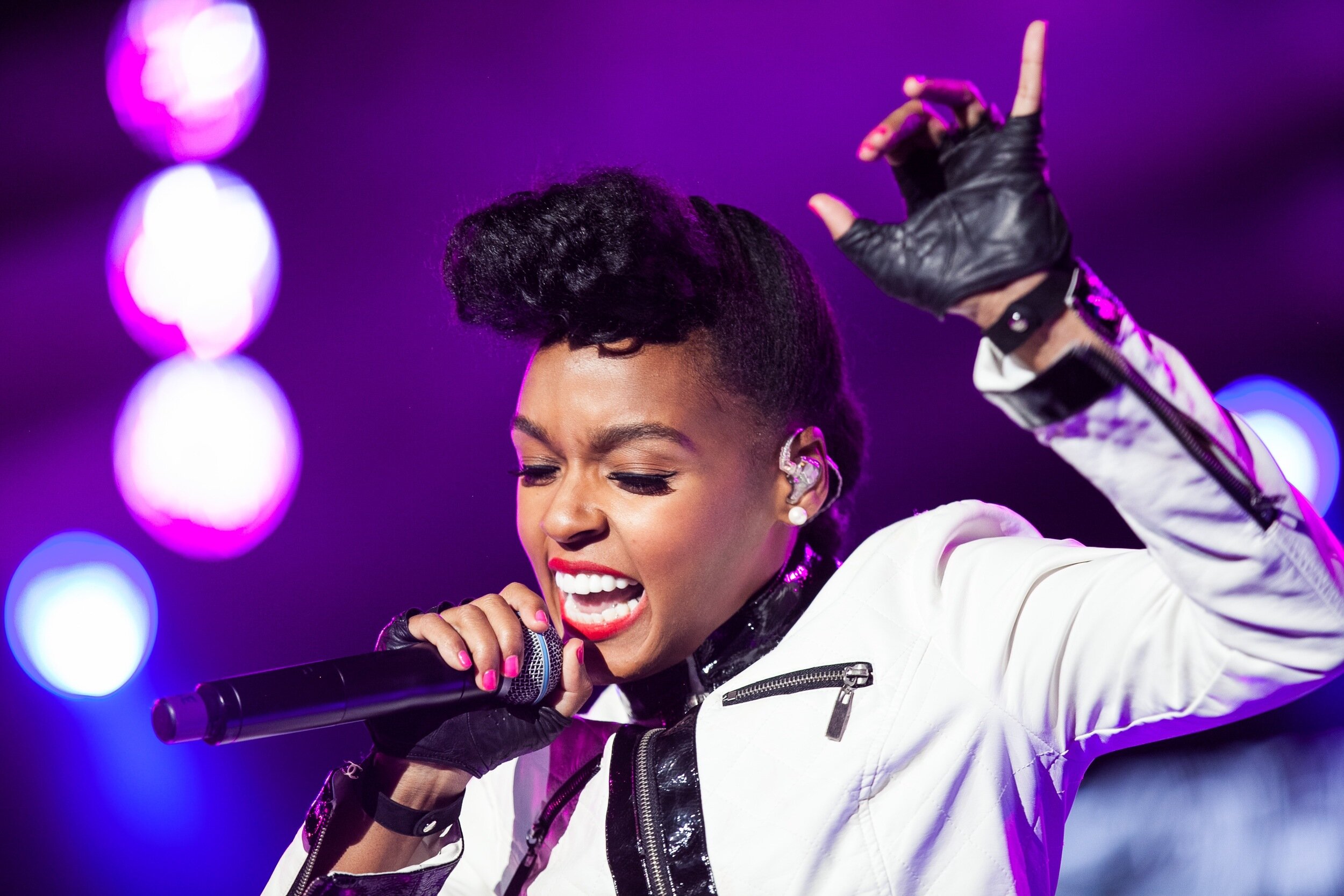janelle.jpg