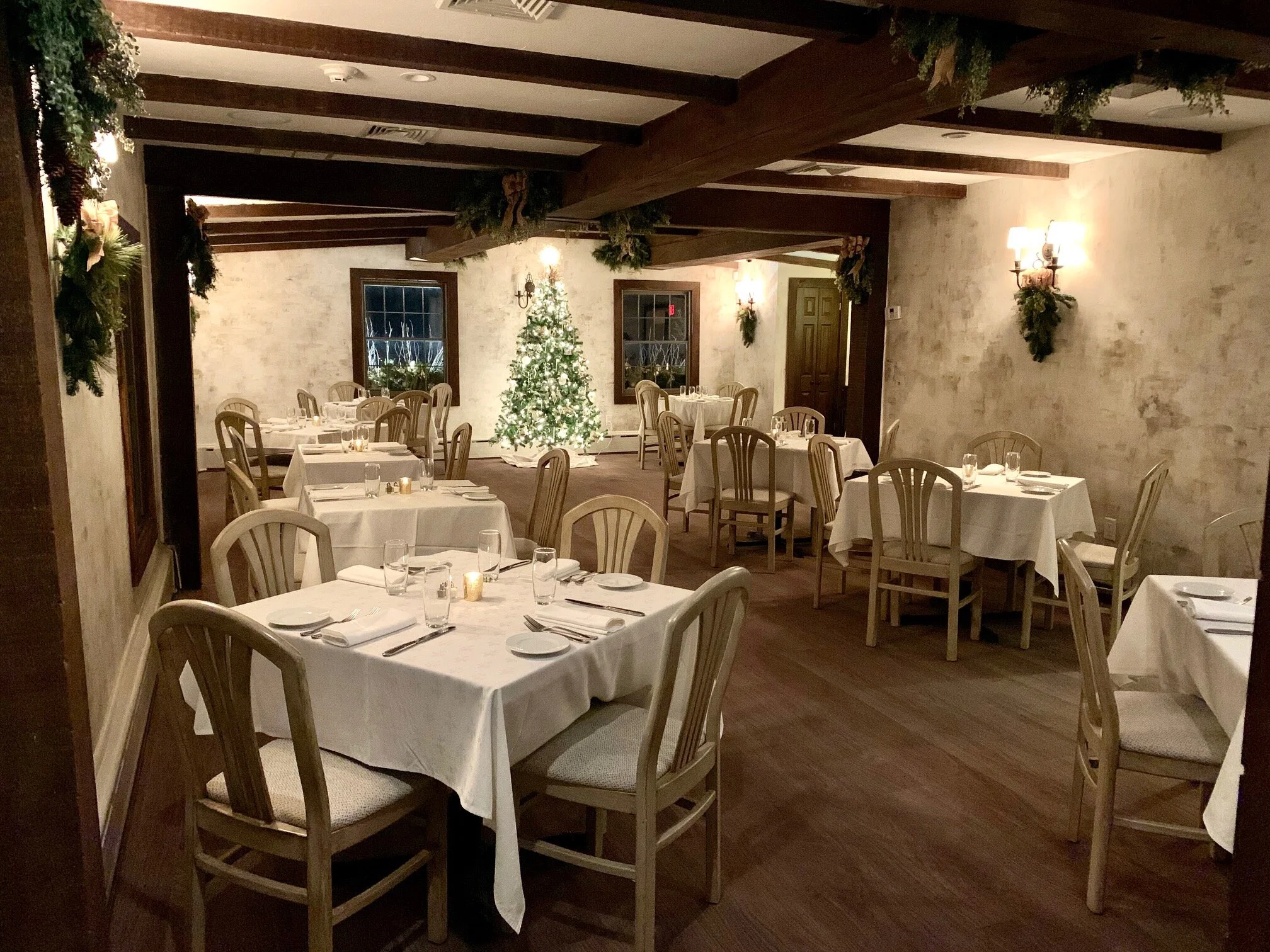 Upstairs Dining 2.jpg