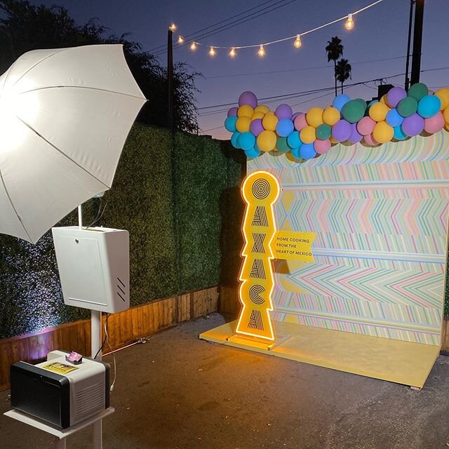 Happy to be at @laguelaguetza for the launch of their new cook book! Thank you to @harlowplanning for all their help and shout out to @preferred_projects for their custom neon OAXACA sign! What an awesome event! #congrats #photobooth .
.
.
#studioboo