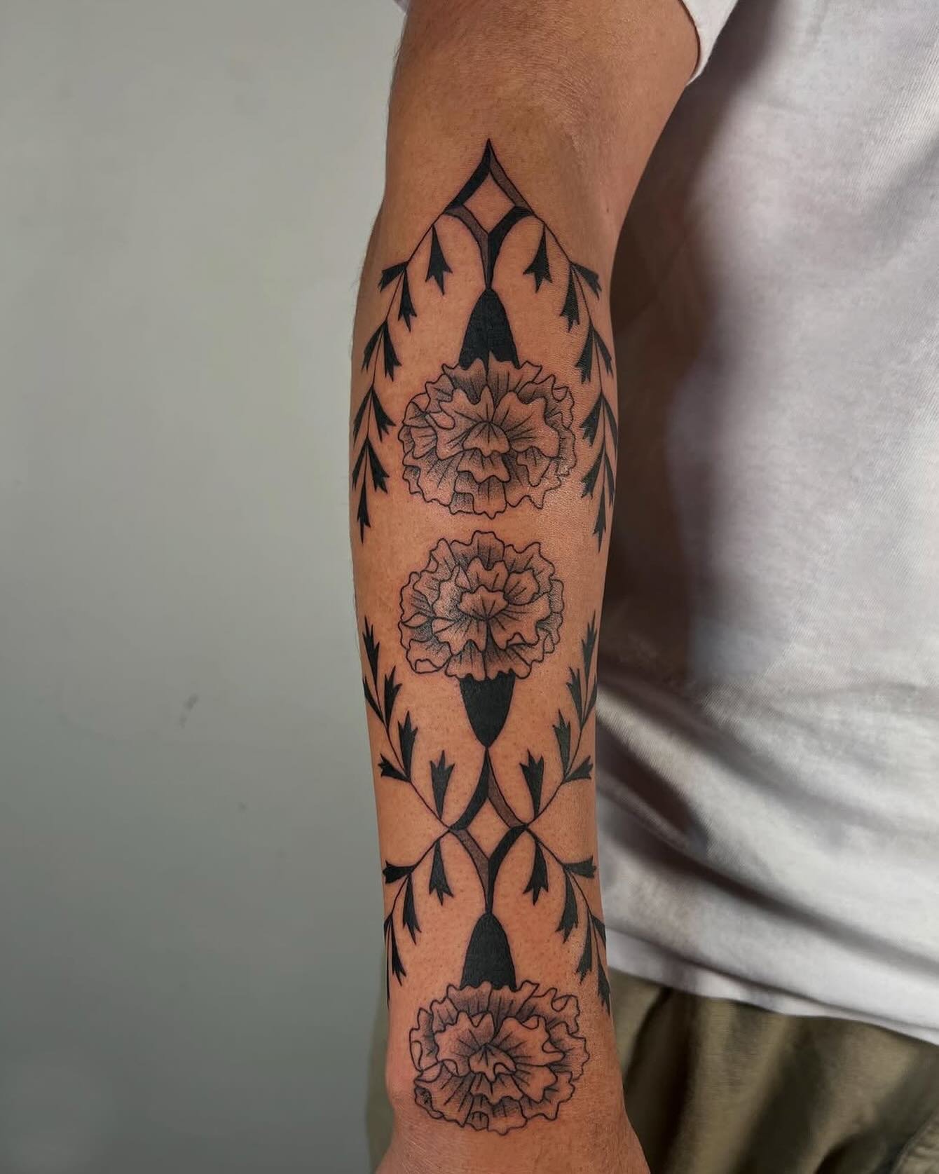 A Sacred Cempas&uacute;chil piece by @kissmyangst done earlier this year as this client&rsquo;s first tattoo! Fari has time to tattoo you throughout July and TONS of gorgeous flash available, as well as excitement to do custom queer, color, animal, a