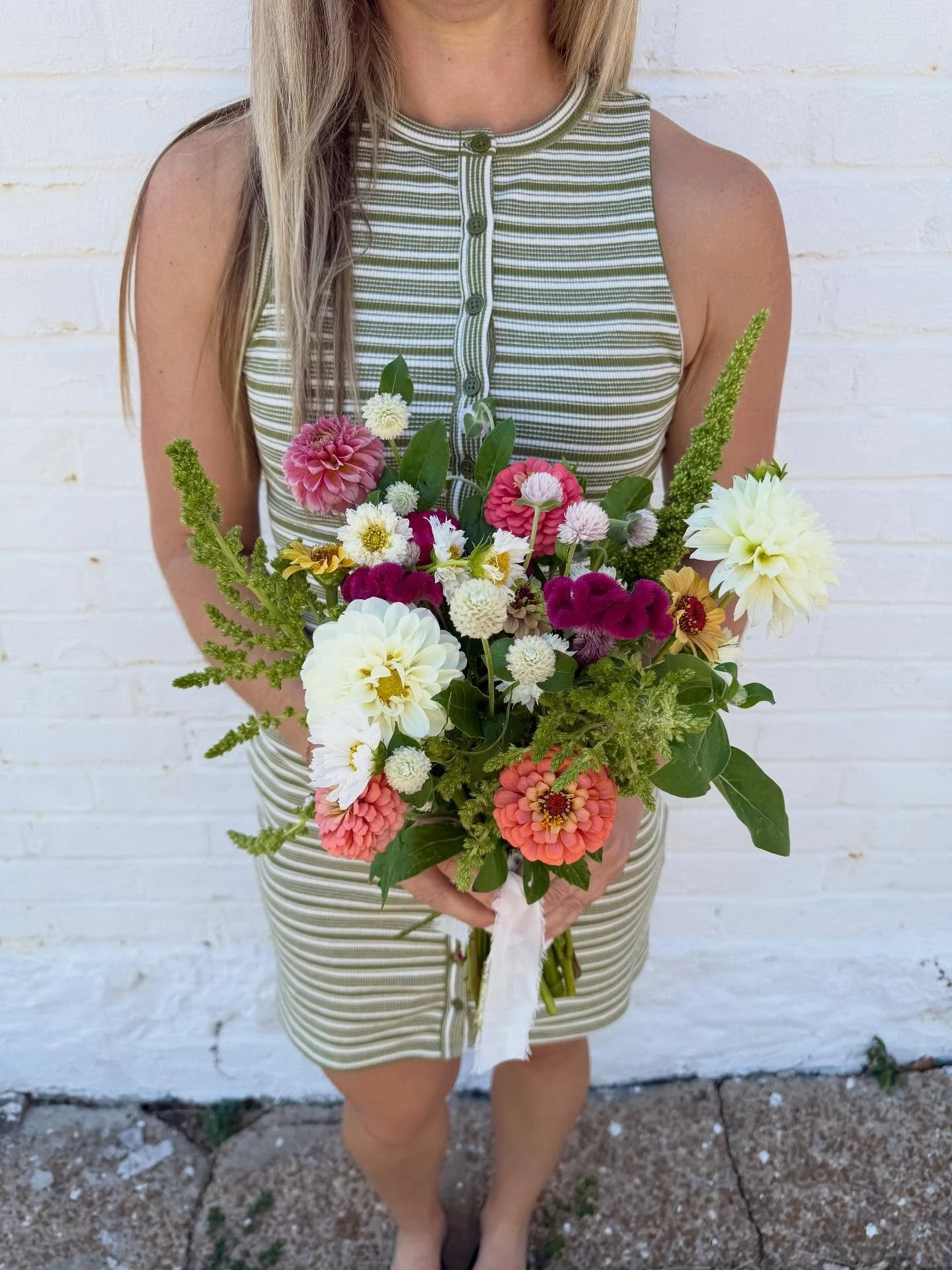 📣 Calling all last minute fall brides!!! This could be you. 

Heres a bridal bouquet from our a la carte wedding shop in fall hues ofc.