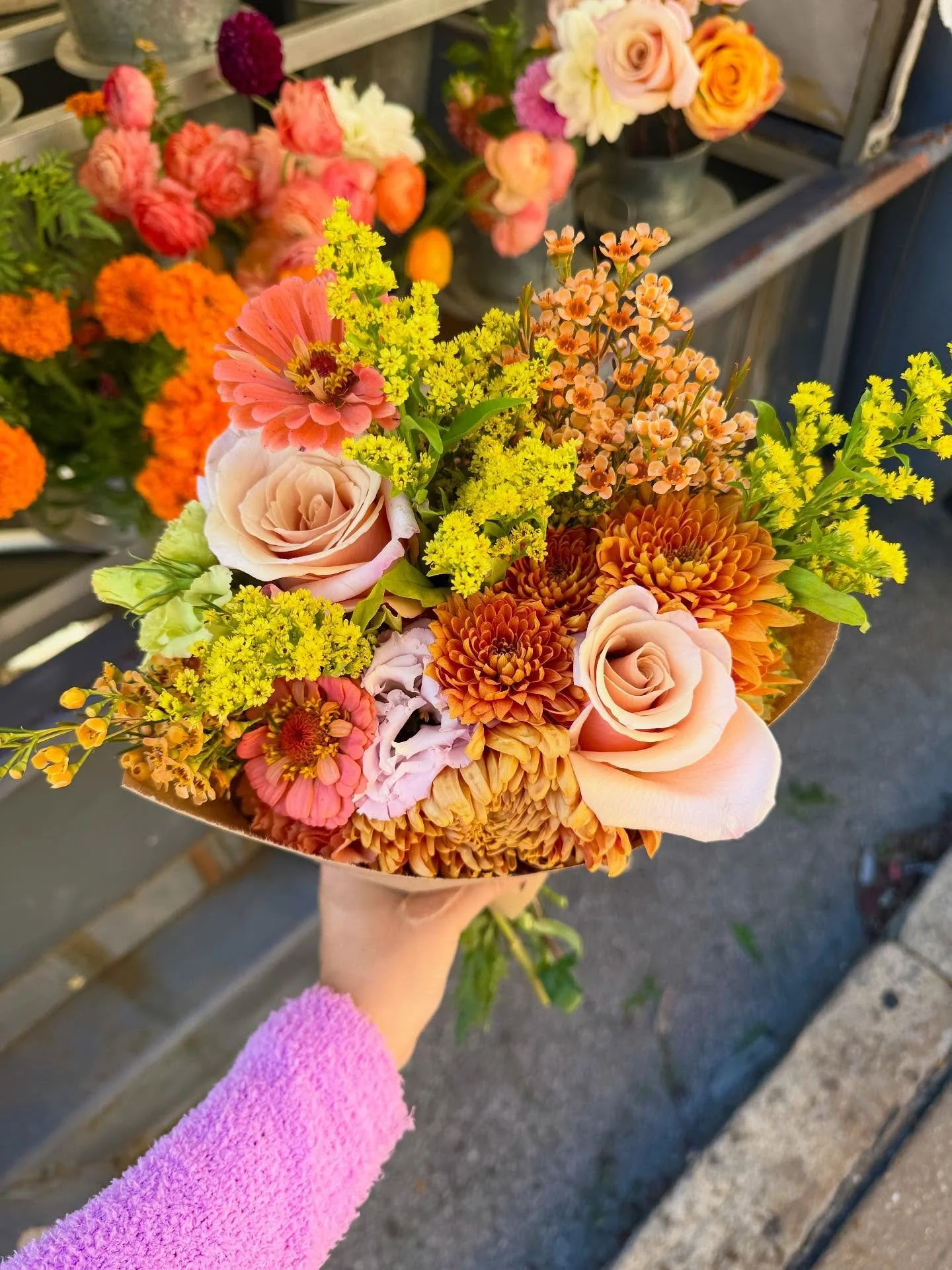 If you&rsquo;ve been wanting to visit the flower trucks this season, make sure to stop by this weekend!

We&rsquo;ve only got a few more truck weekends left and we&rsquo;d love to see ya!

Plus you&rsquo;ll get a cute Flower Lover Club punch card you