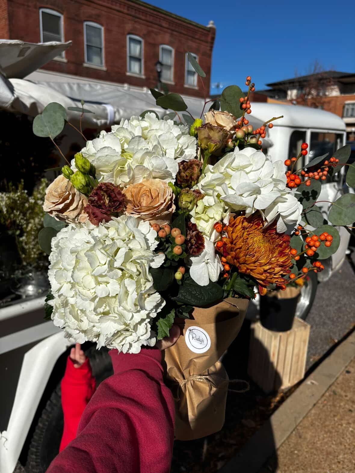 While it looks like we&rsquo;re in the flowers business, we&rsquo;re really in the making people happy business. 

With so much happening in the world, it&rsquo;s easy to overlook gratitude. But today, we&rsquo;re choosing to pause and appreciate the