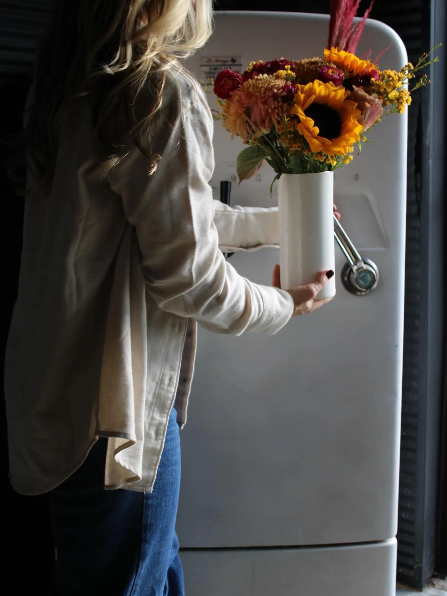 Your last day to preorder flowers for Thanksgiving is Monday, November 24th. If you&rsquo;re wondering how you&rsquo;re going to get your flowers for yourself or to loved ones, here&rsquo;s how it works:

Deliveries:
We will be making deliveries Mond