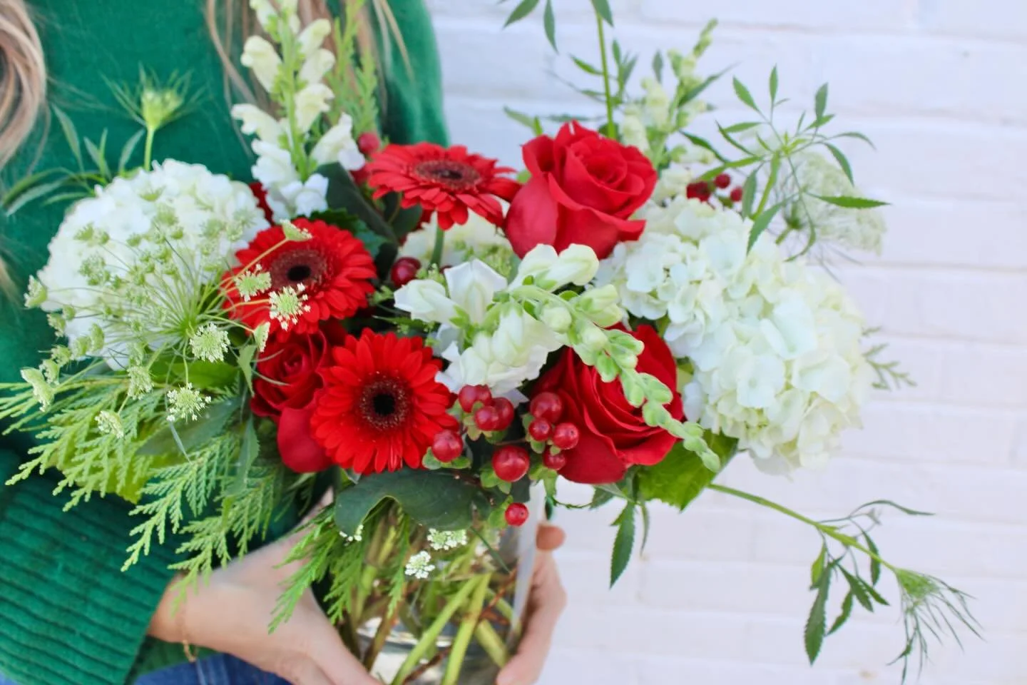 We hope everyone had a very Merry Christmas! If you&rsquo;re needing flowers for this weekend we are delivering flowers today and Saturday. Just place those orders by 12pm for same day delivery 💐