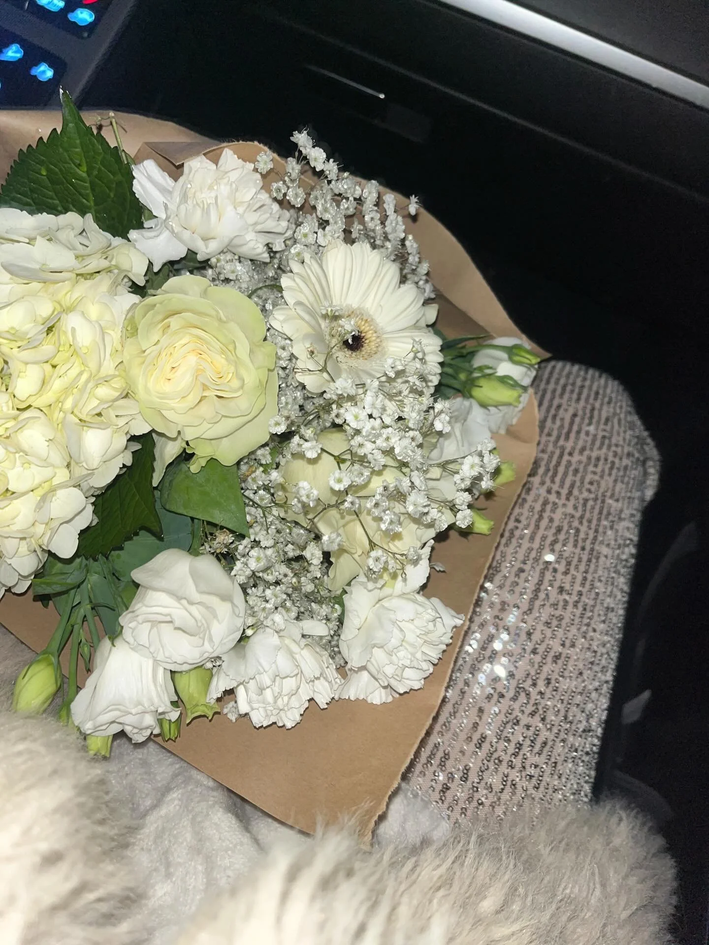 Happy new year flower babes! May your 2026 be filled with friends, love, and flowers 💐