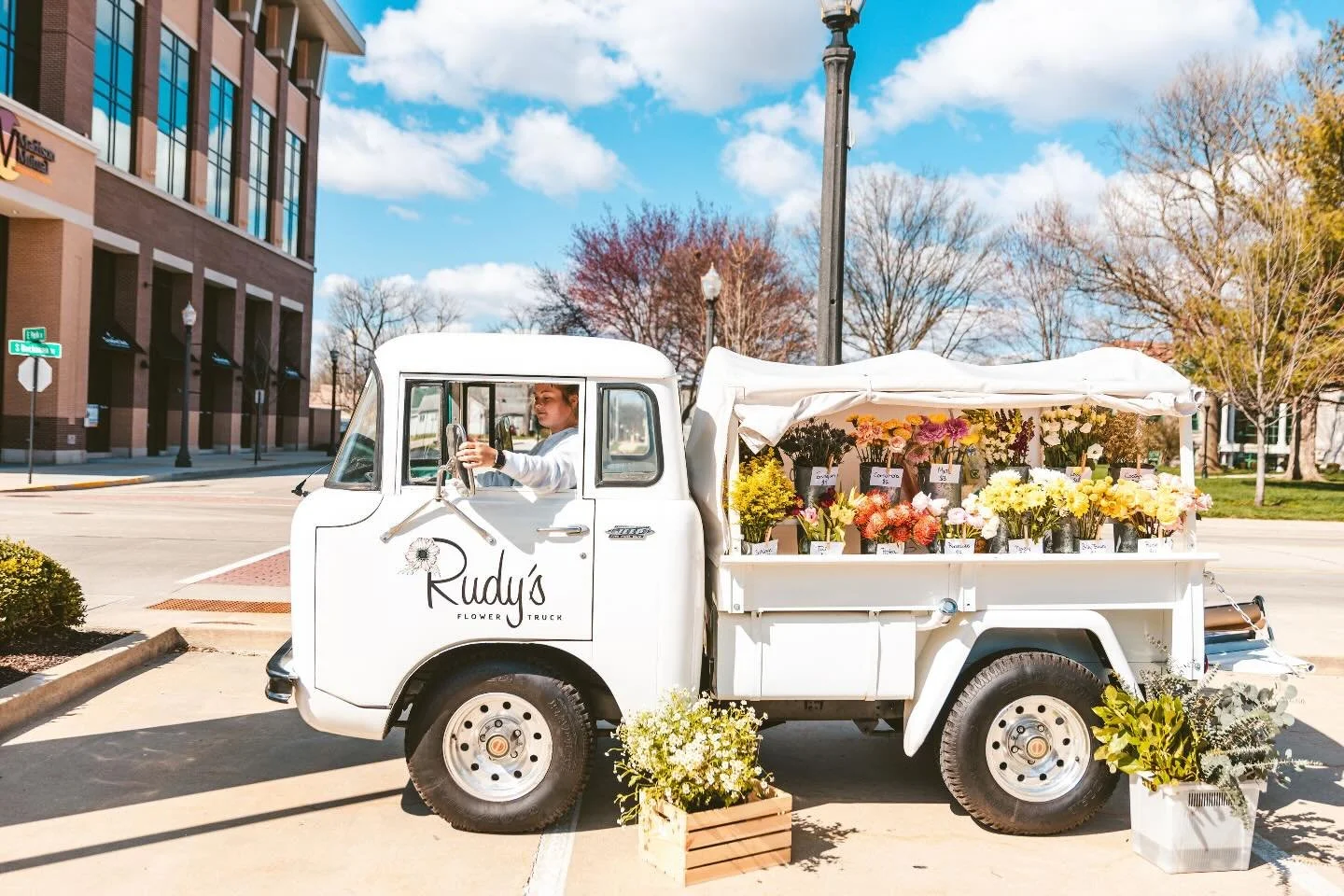 How do you know it&rsquo;s spring in St. Louis?? The flower trucks are out!

Rudy and Welle are making their grand entrance to the streets of STL and Kirkwood this Saturday and Sunday!! Show your favorite vintage jeeps some love this weekend and make