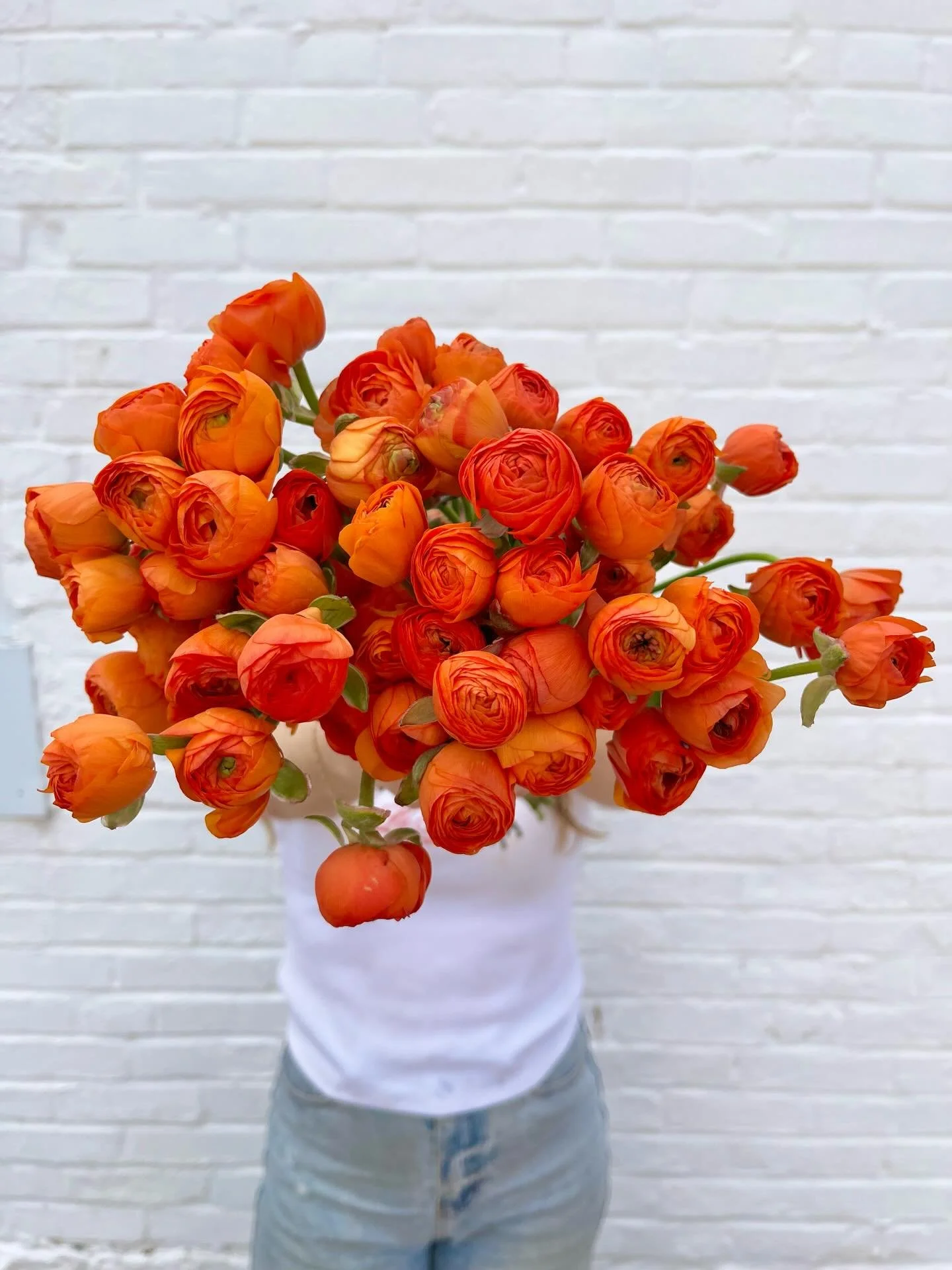 It&rsquo;s opening weekend for our flower trucks! 

Don&rsquo;t let the rain get ya down. ☔️ We&rsquo;ve picked out the most GORGEOUS springtime hues and blooms for you to brighten your day. We&rsquo;ve got ranunculus, hydrangeas, lilies, bells of Ir
