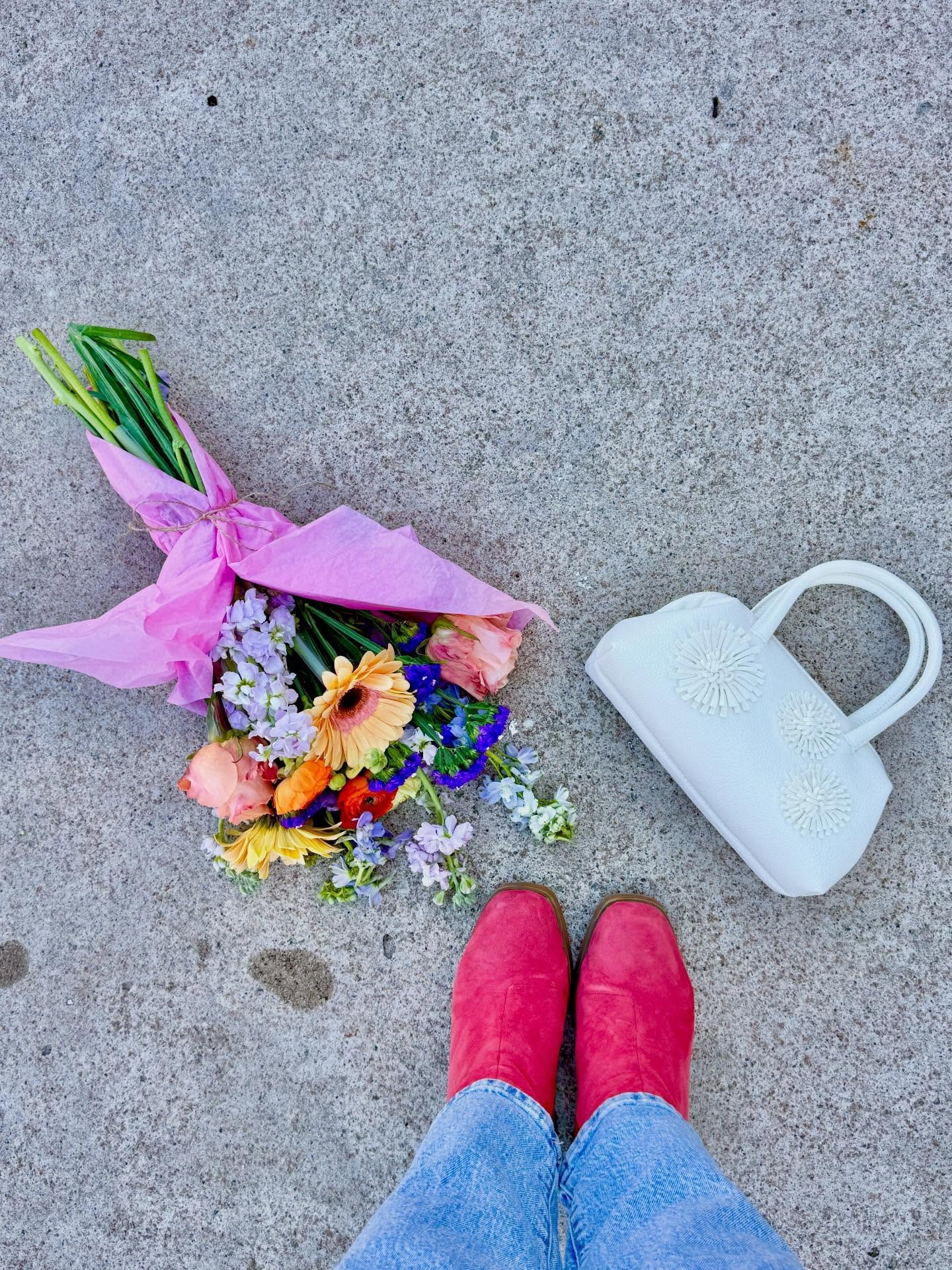 Just waiting with my essentials for Spring to arrive 🌷💐🌸🌼