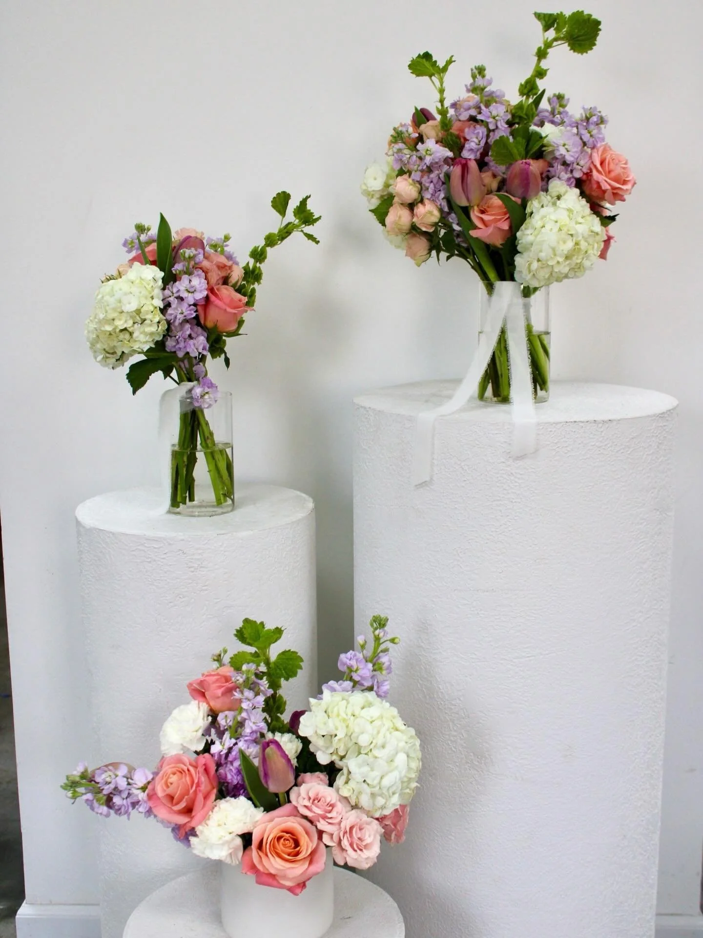 For the brides who want chic, styled wedding florals without going full wedding mode&hellip; our A La Carte Wedding Shop is for you! 

Here are a couple of beauties we created for a wedding a few weeks ago. 

Head to our site to book your event today