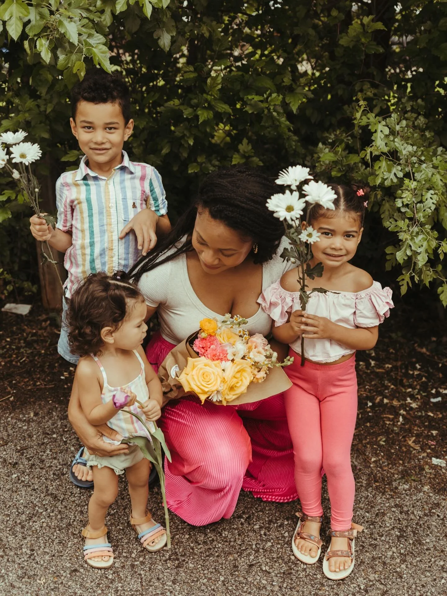 We all know the moms who don&rsquo;t get enough recognition. Whether you&rsquo;re sending flowers to the working mom, the new mom, the single mom, the bonus mom, or the pet mom, here&rsquo;s your chance to give them the recognition they deserve. 

Sh