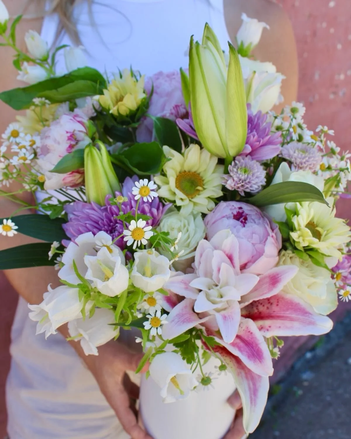 This week has felt a little heavier as we&rsquo;ve helped send more sympathy flowers than usual. 🤍 In difficult moments, flowers are a simple but meaningful way to let someone know they&rsquo;re in your thoughts and that they aren&rsquo;t alone.