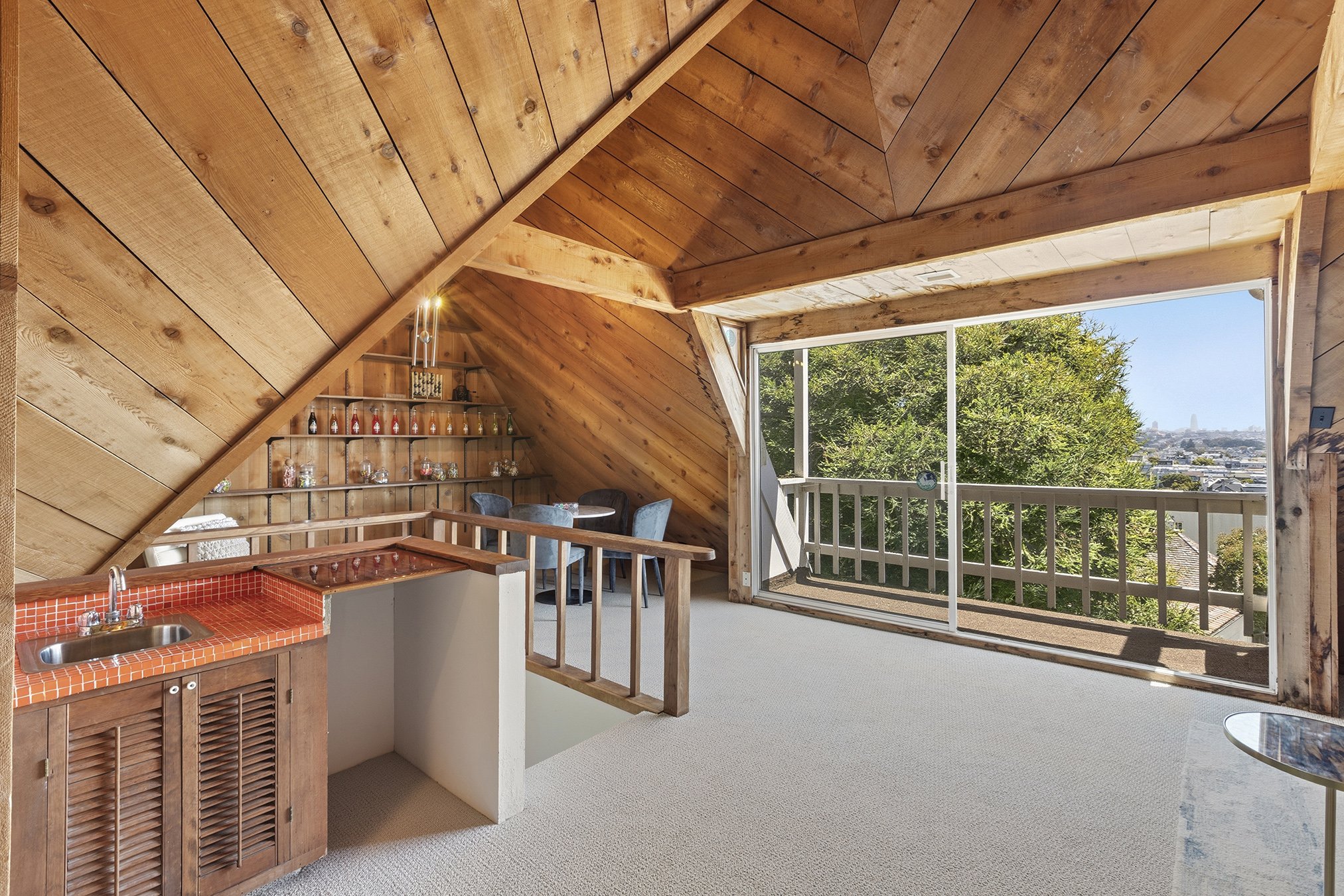 228_32nd Attic5.jpg