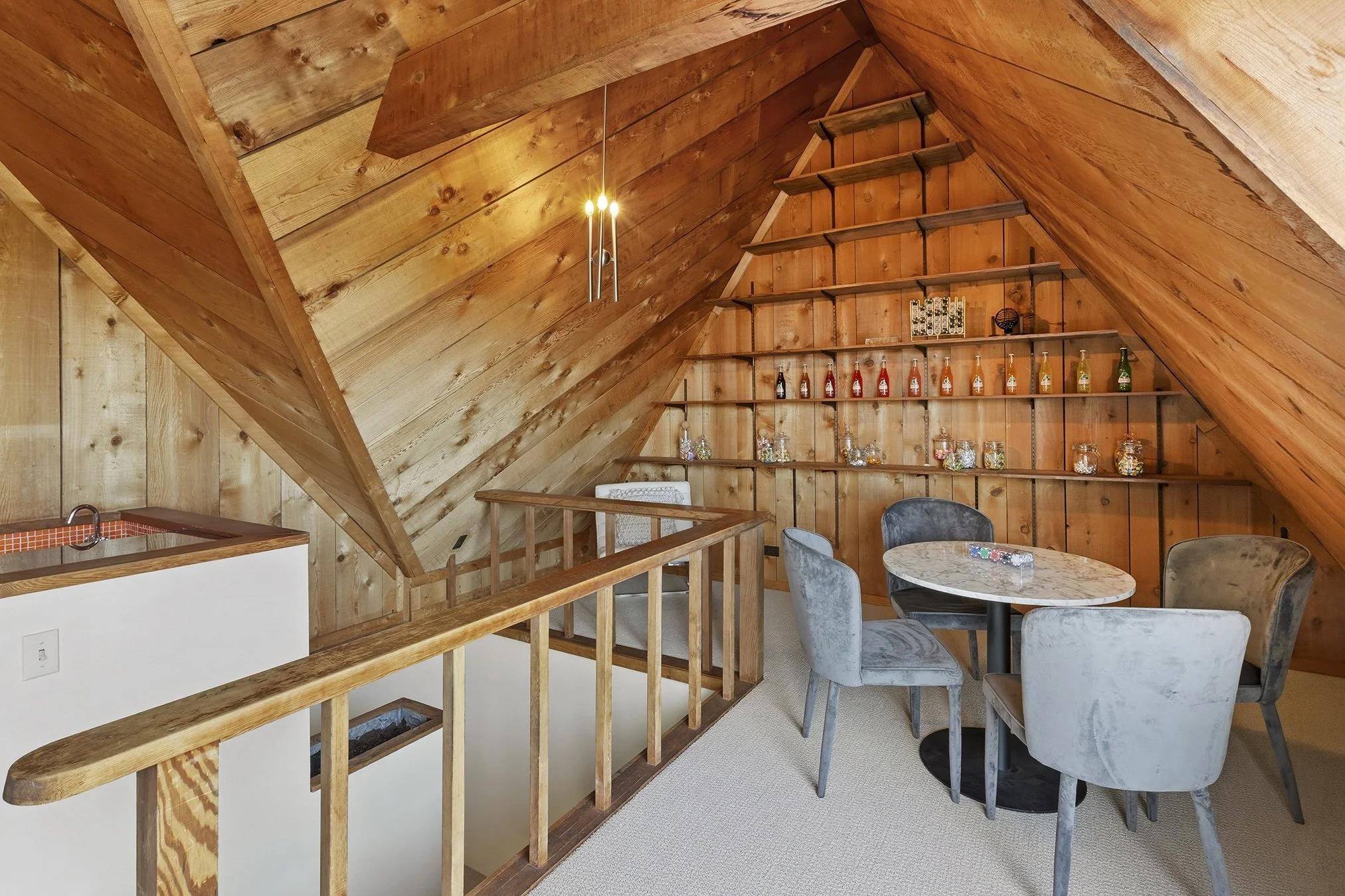 228_32nd Attic2.jpg