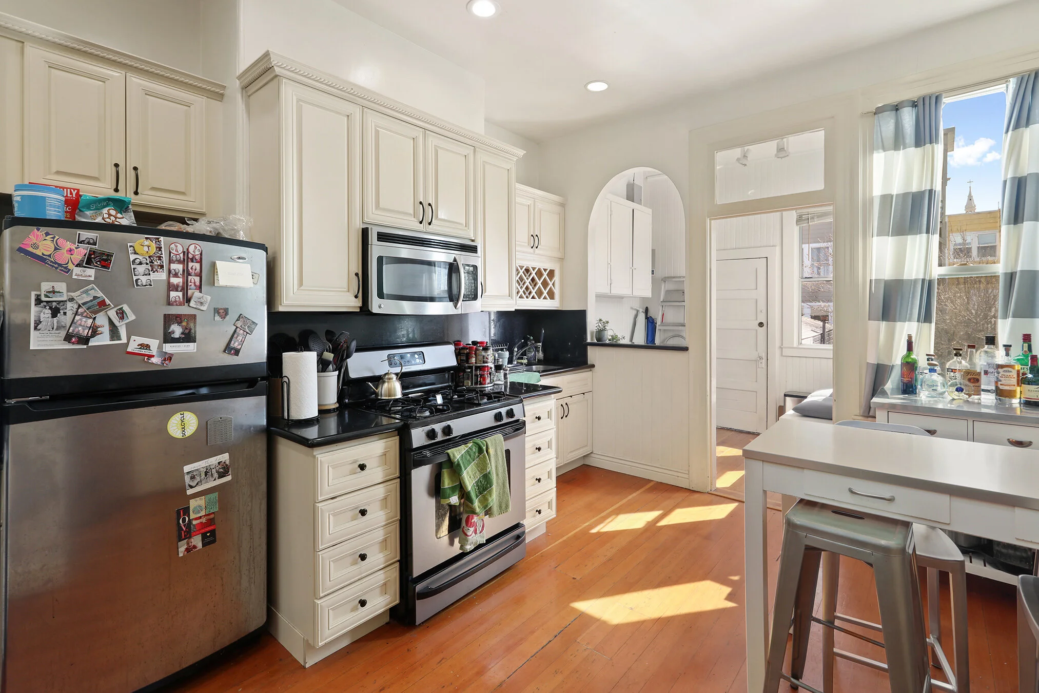 443Chestnut Kitch1.jpg