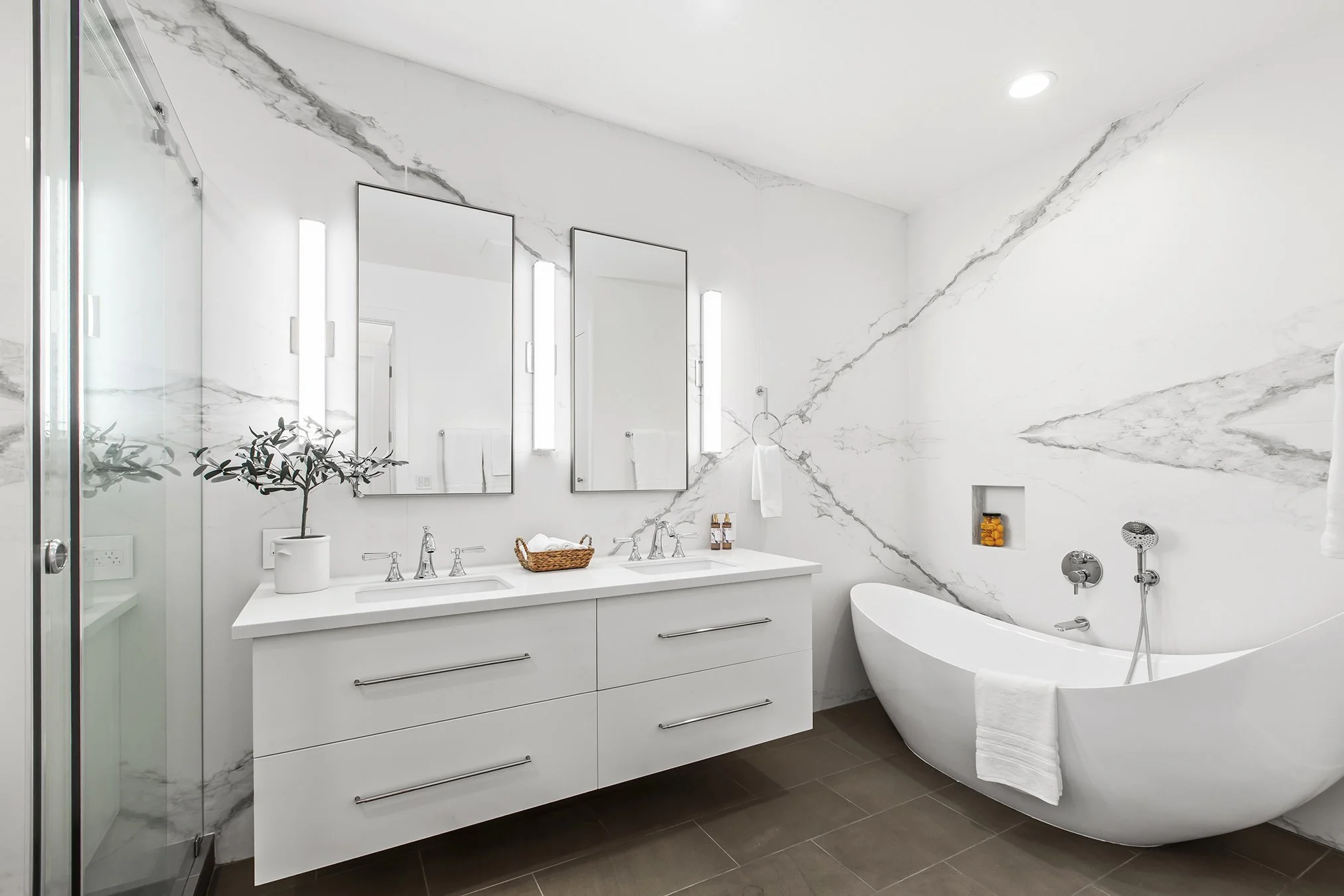2703_21st 1Bath1.jpg