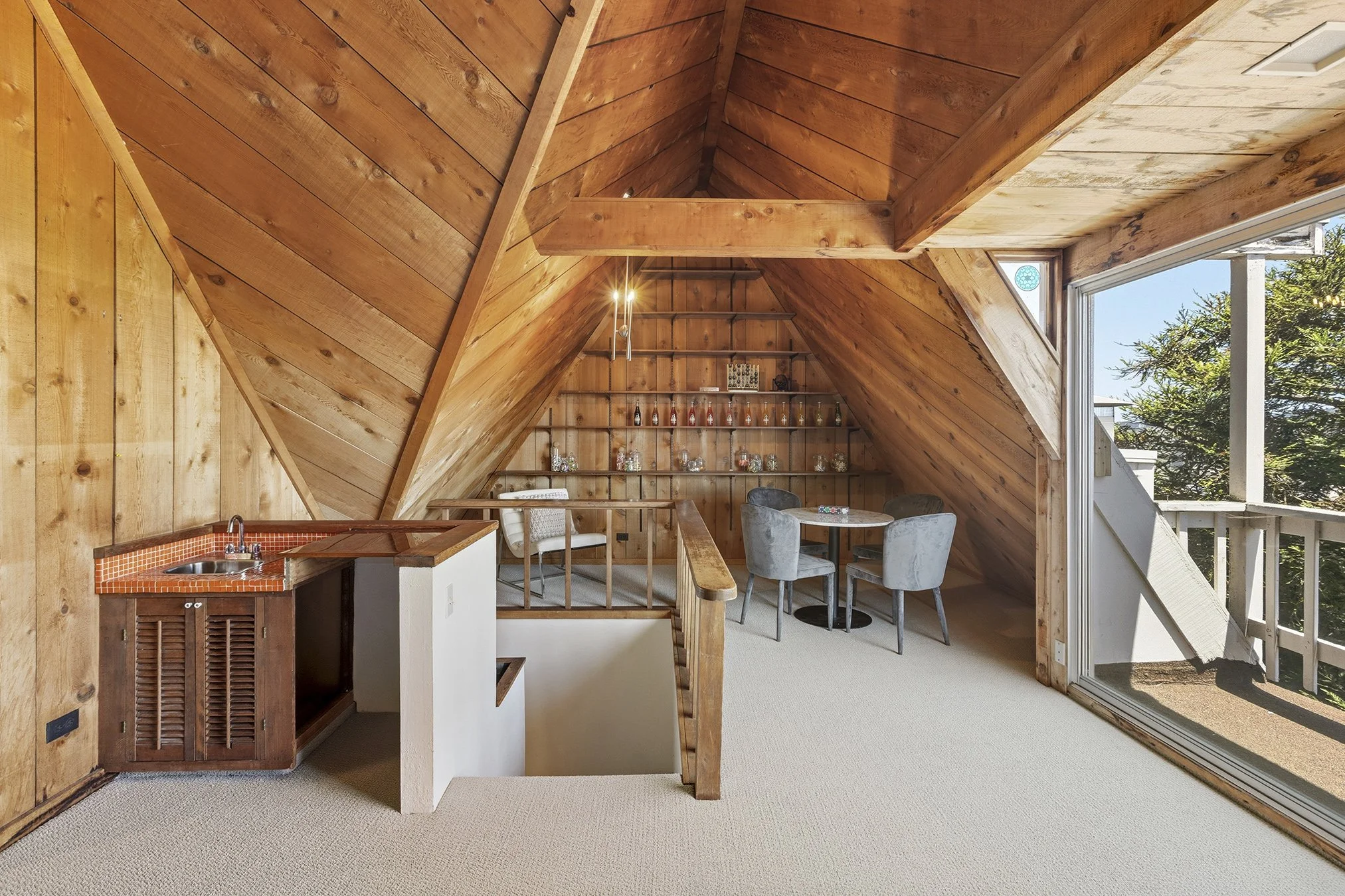 228_32nd Attic3.jpg