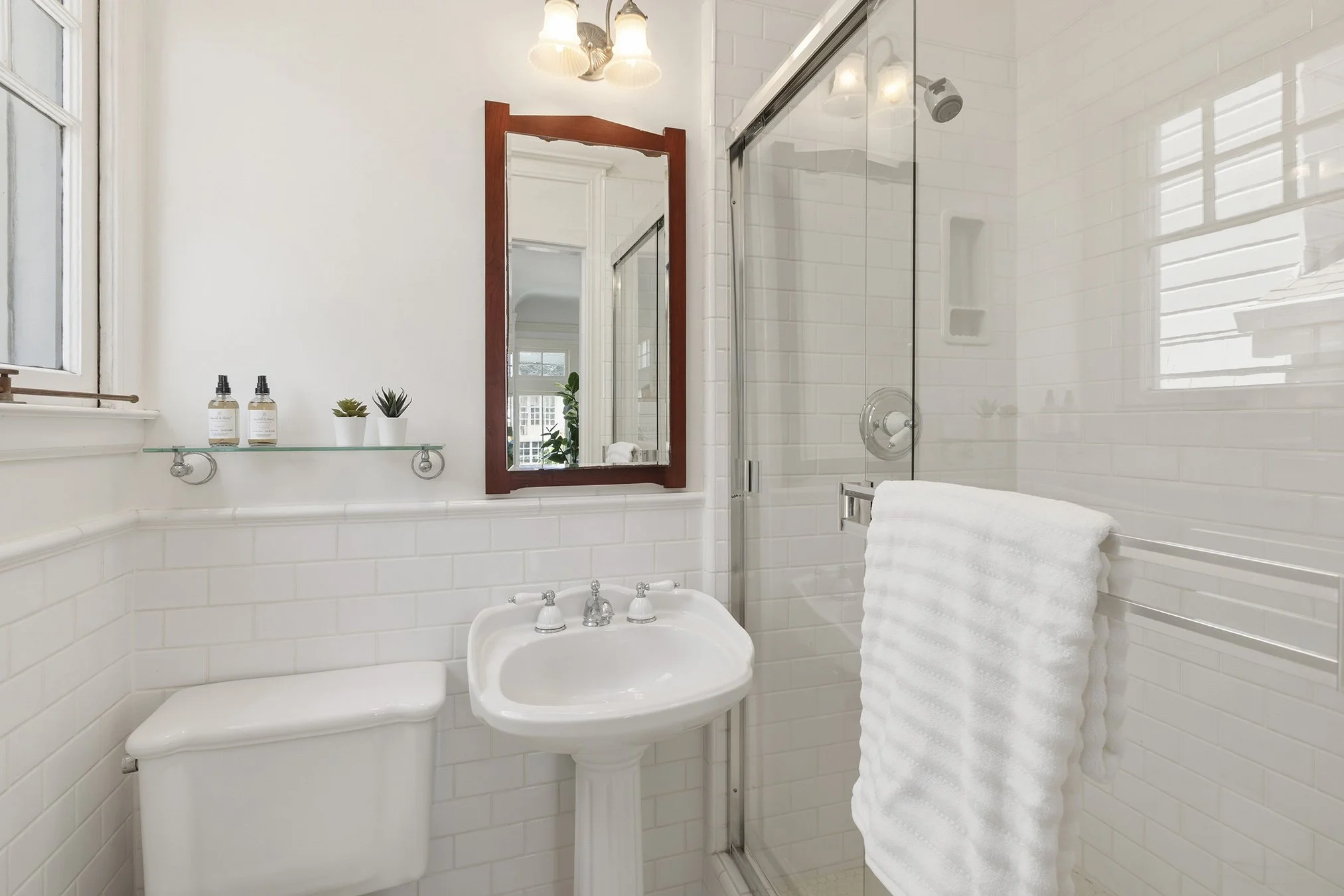 228_32nd 1Bath.jpg