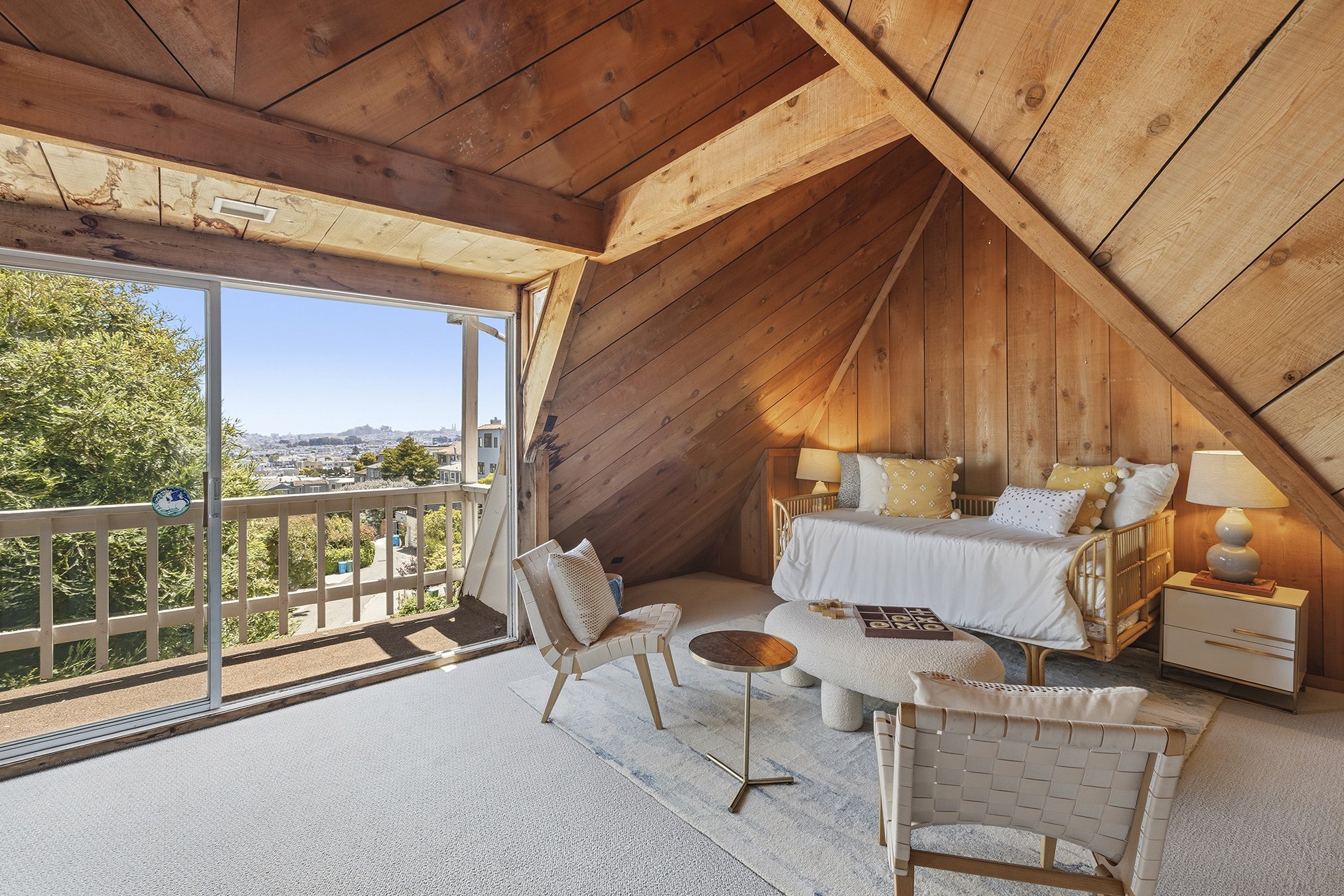 228_32nd Attic7.jpg
