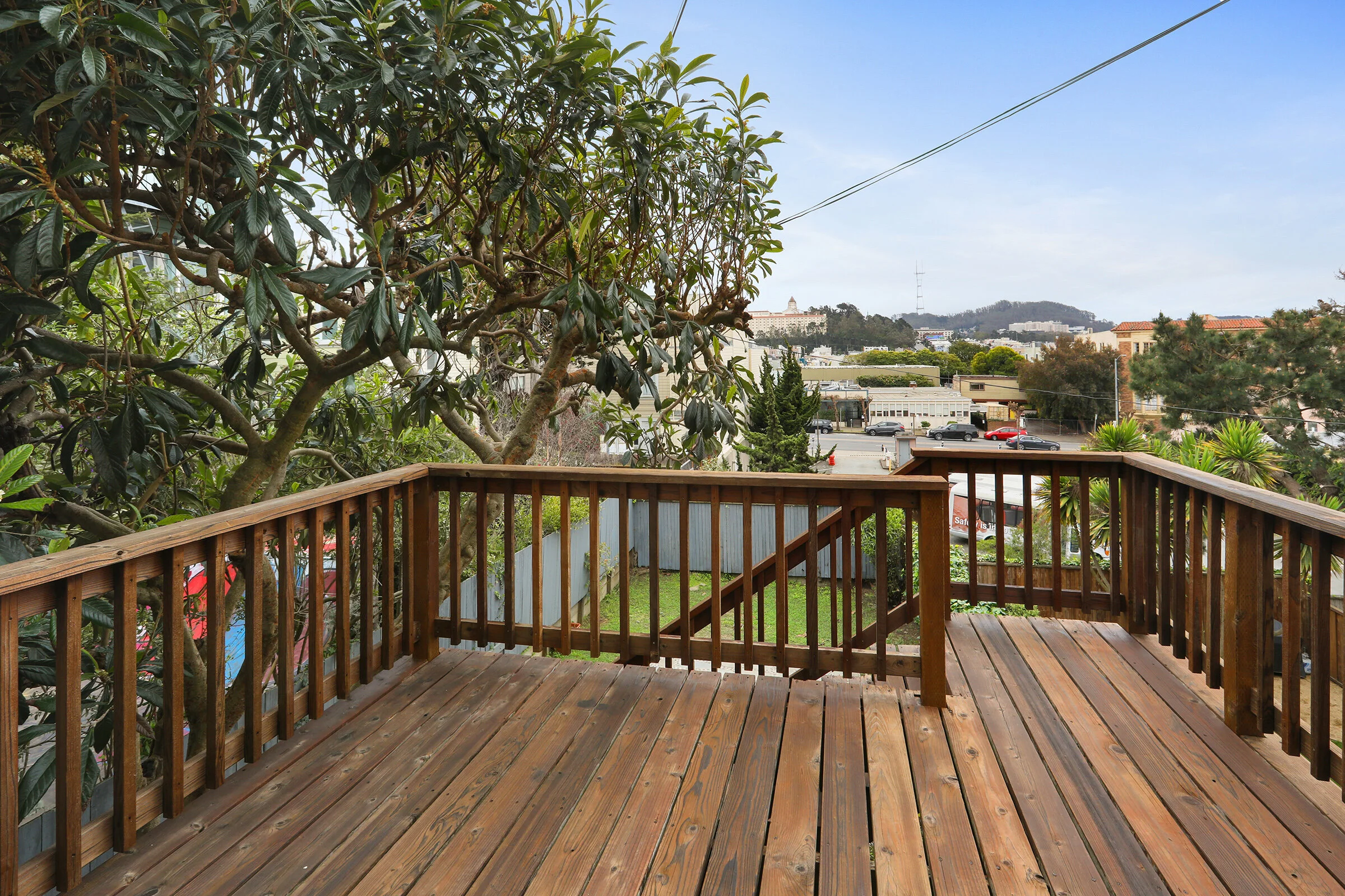 3733Sacramento Deck.jpg