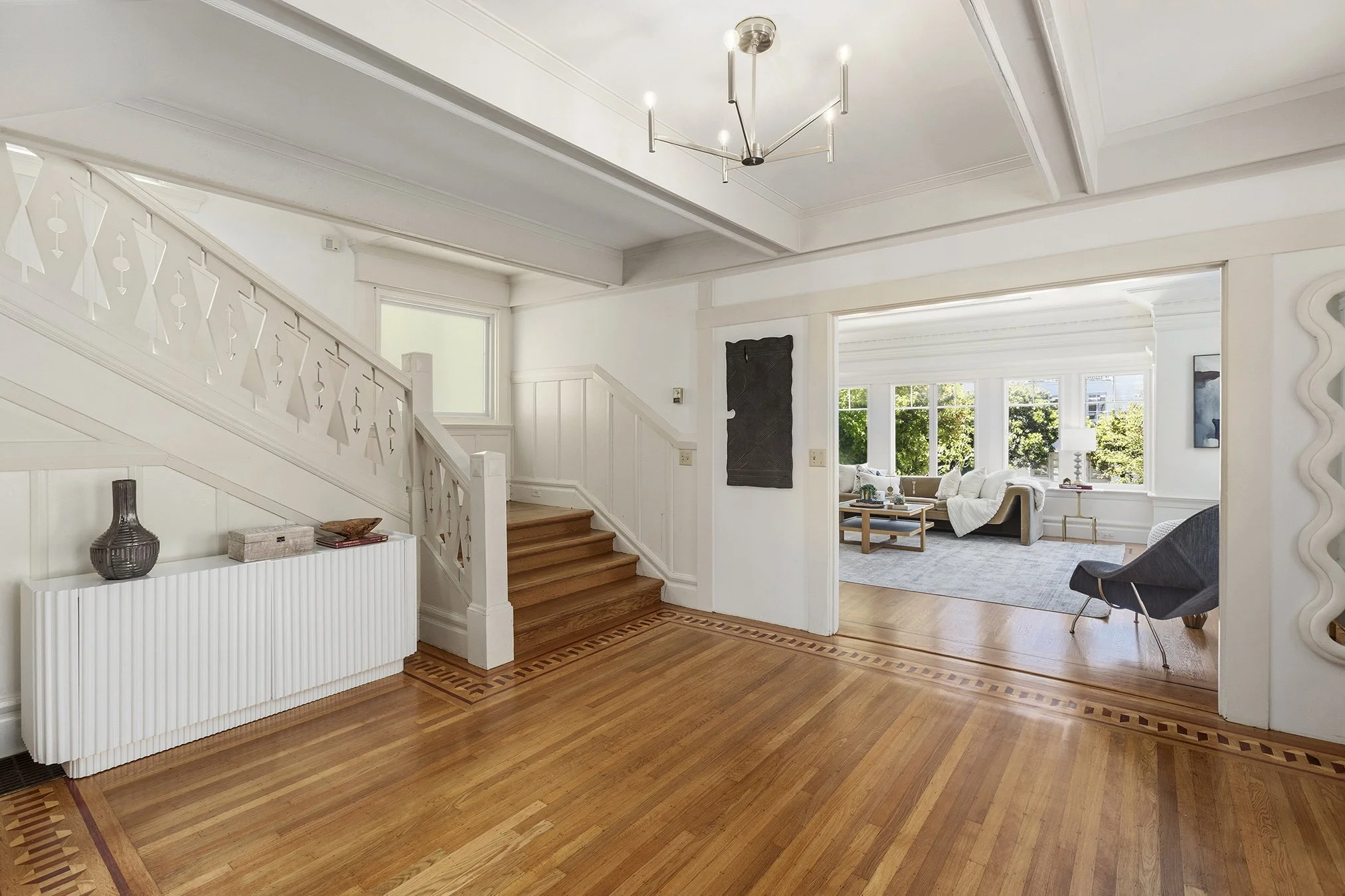 228_32nd Foyer2.jpg