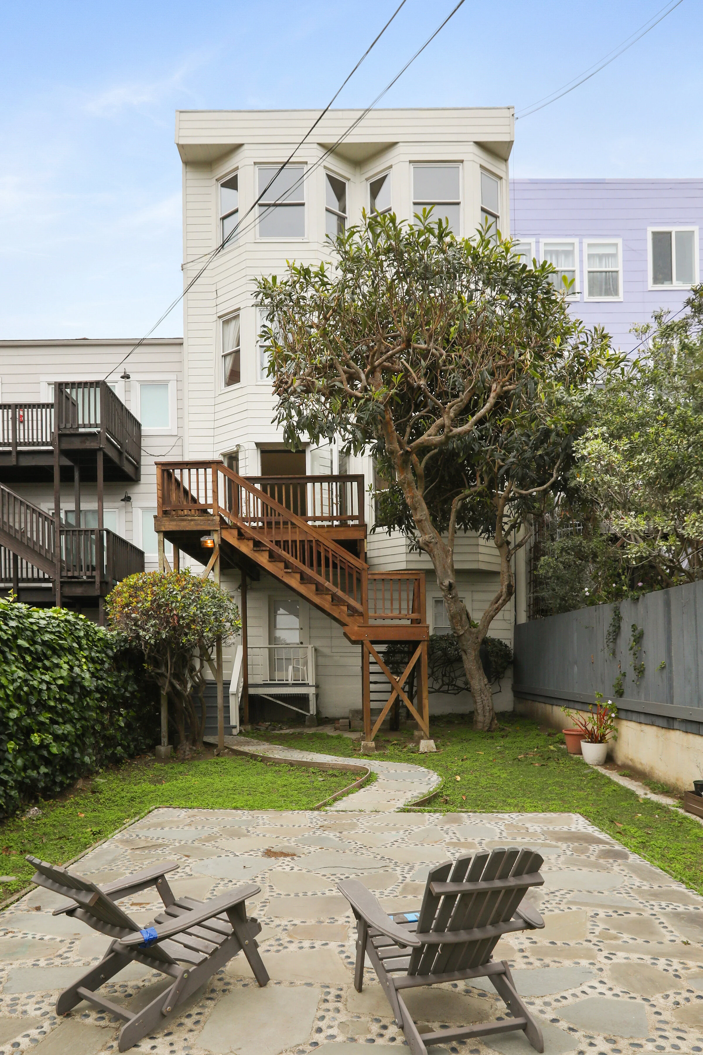 3733Sacramento Rear.jpg