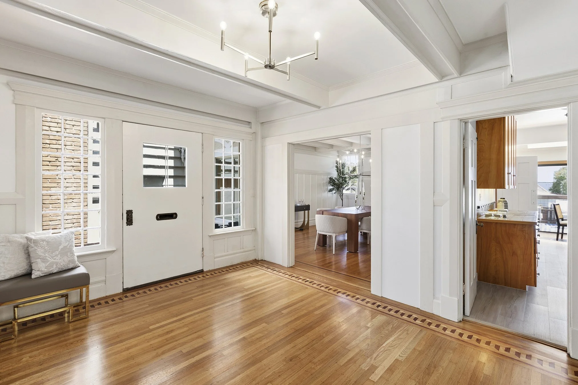 228_32nd Foyer1.jpg