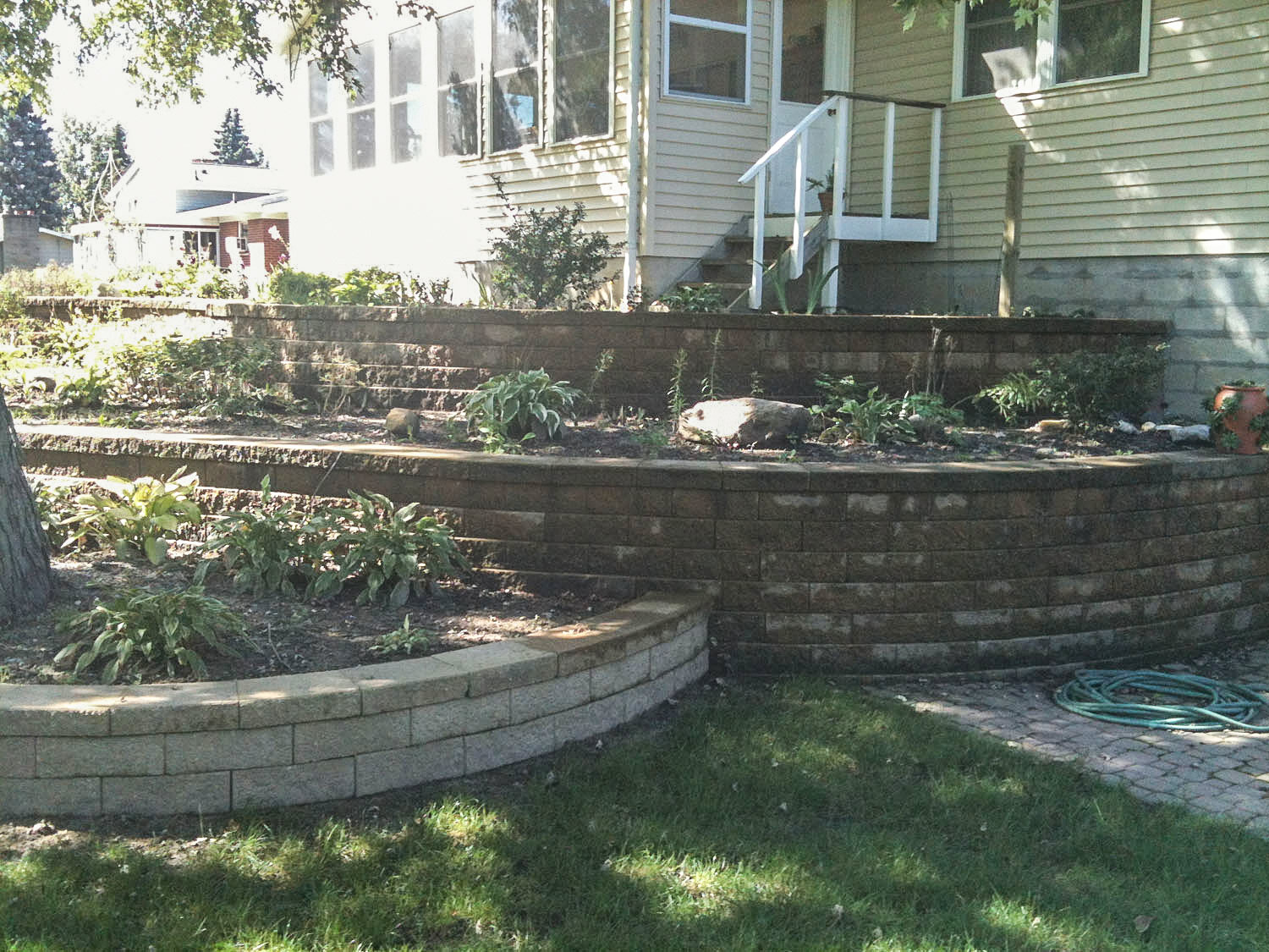  retaining wall tiered garden beds | H&amp;M Landscaping 