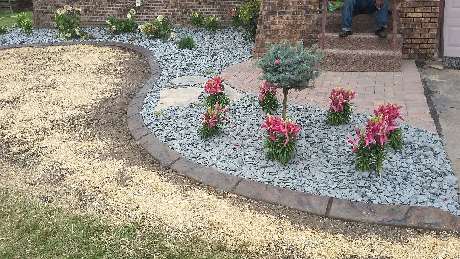  front bed edging Durand MI | H&amp;M Landscaping 