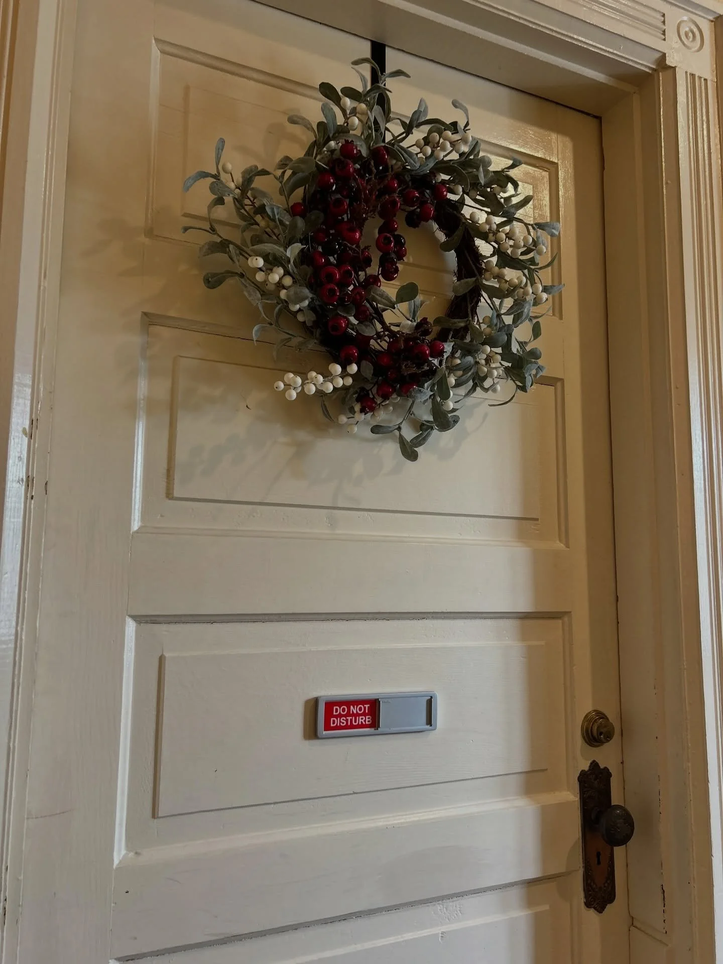 Behind this door, some important work is happening.
At our Inner Circle Parenting Reset Group, a licensed therapist is walking alongside parents as they dig into the real and often difficult parts of caring for children who have experienced trauma. T
