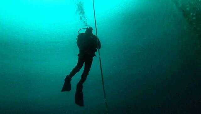 While our mariners are busy above the surface, our divers are hard at work below 🌊